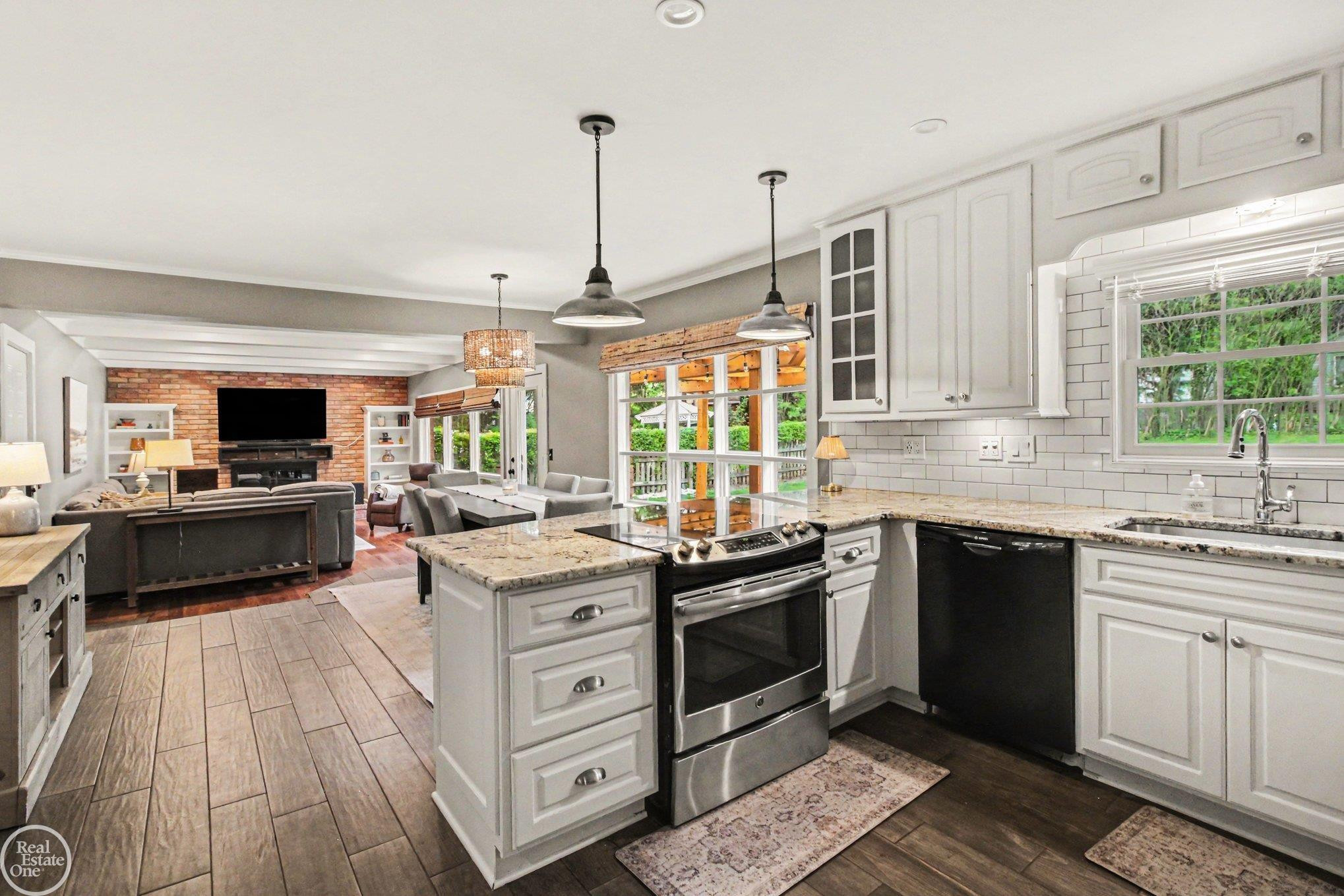 33920 State Street, MI 48335 — Photo 10