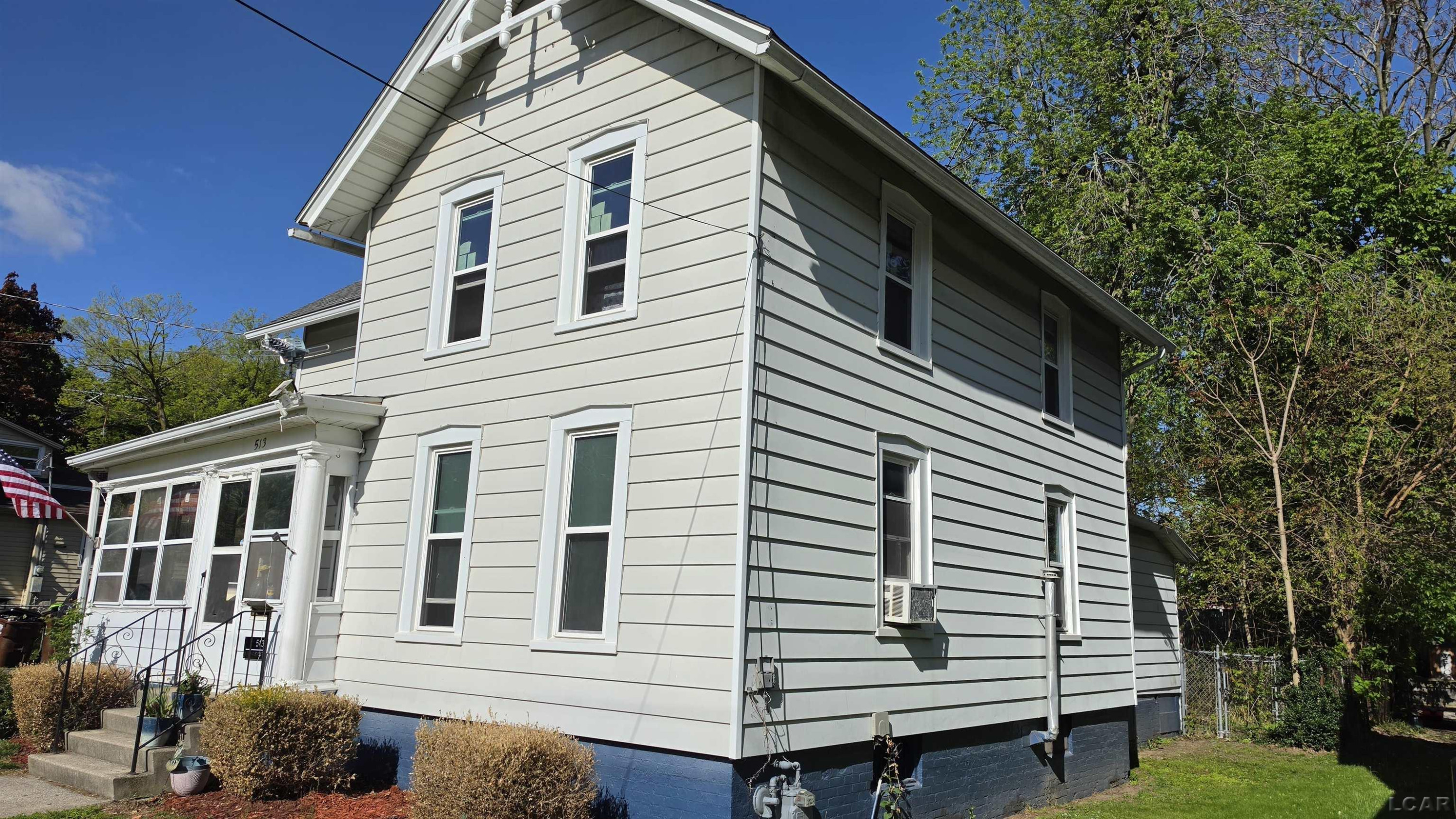 513 N Broad Street, Adrian, MI 49221 — Photo 2