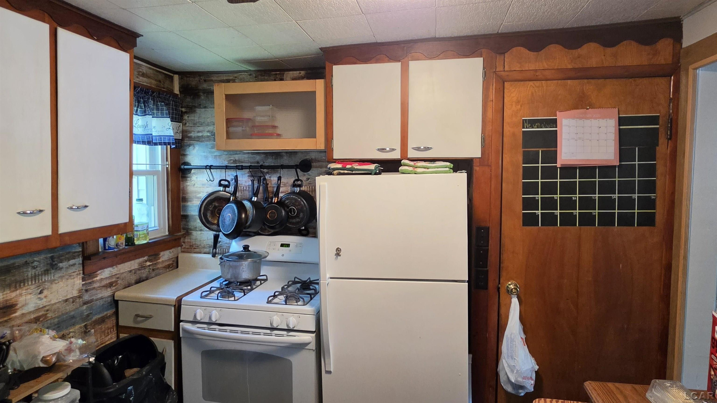 513 N Broad Street, Adrian, MI 49221 — Photo 17