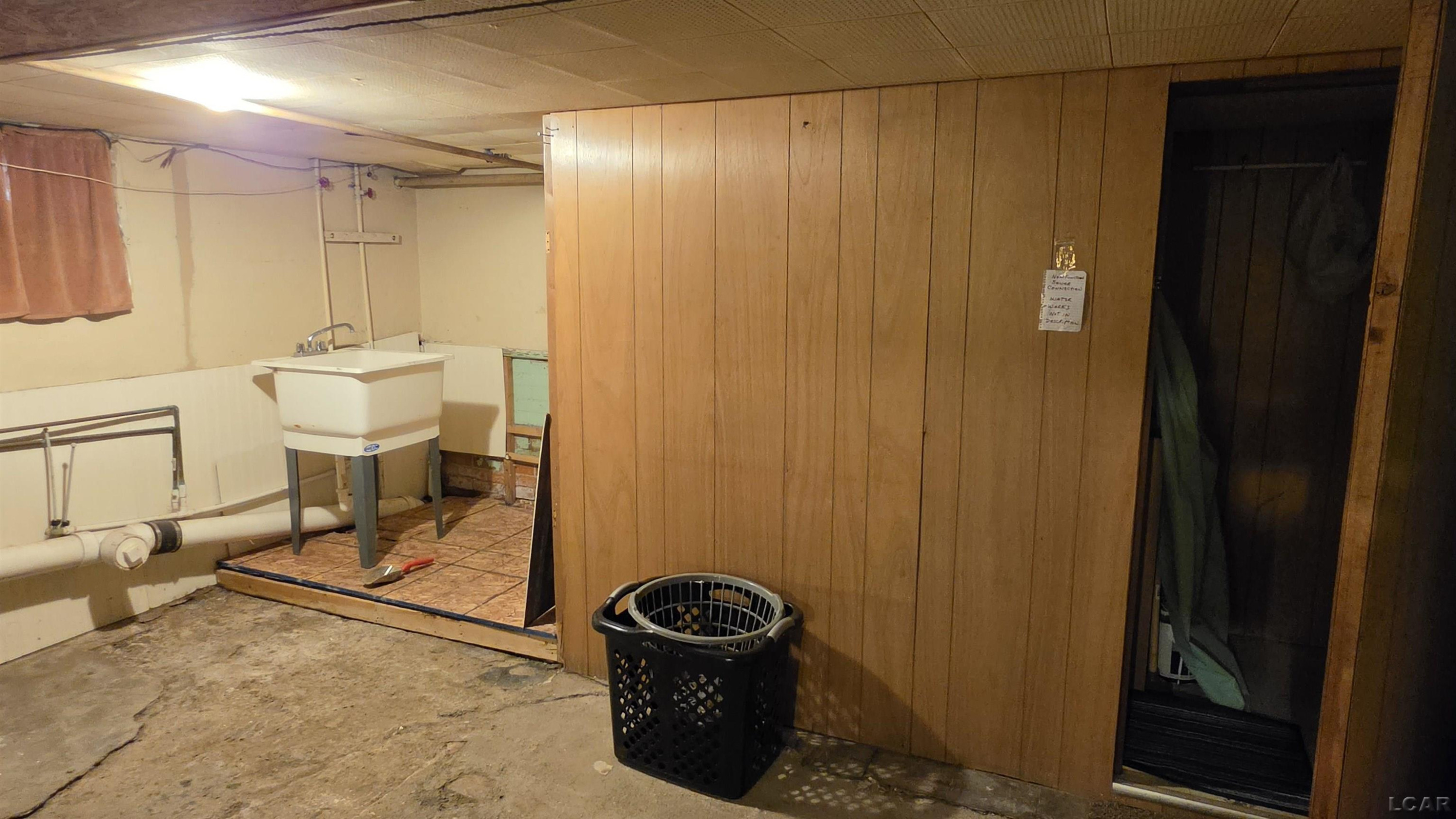 513 N Broad Street, Adrian, MI 49221 — Photo 40