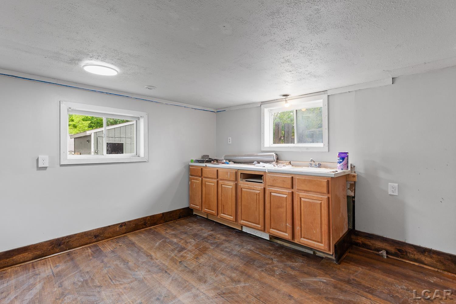 803 E Front Street, Adrian, MI 49221 — Photo 11
