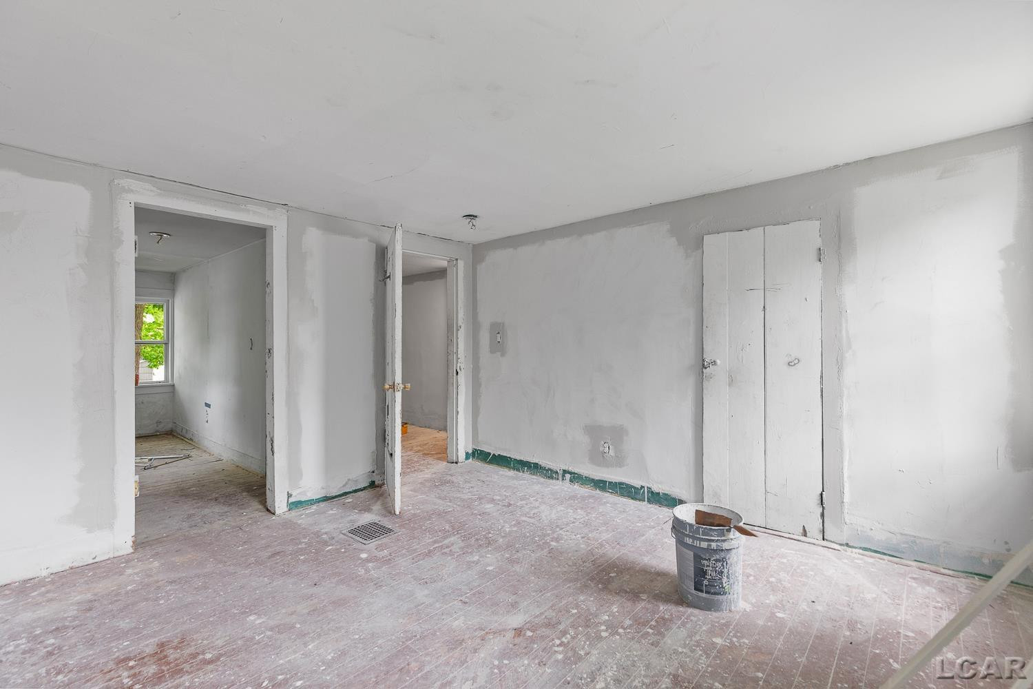 803 E Front Street, Adrian, MI 49221 — Photo 18