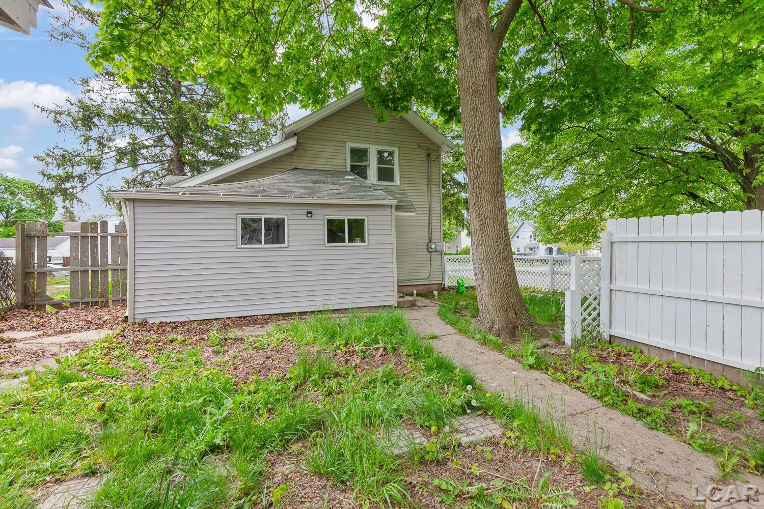 803 E Front Street, Adrian, MI 49221 — Photo 24