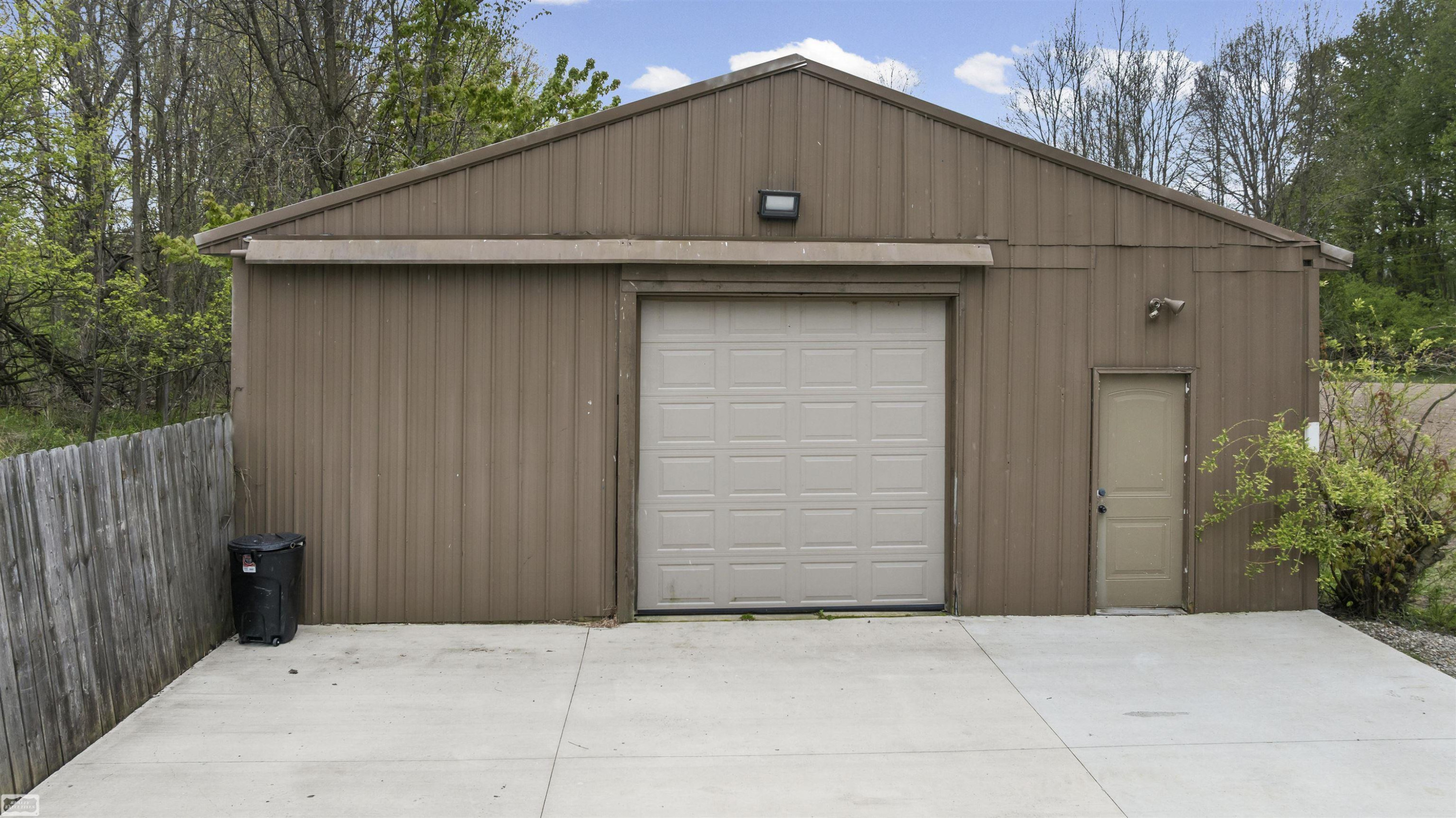 3365 Howland Road, MI 48003 — Photo 40