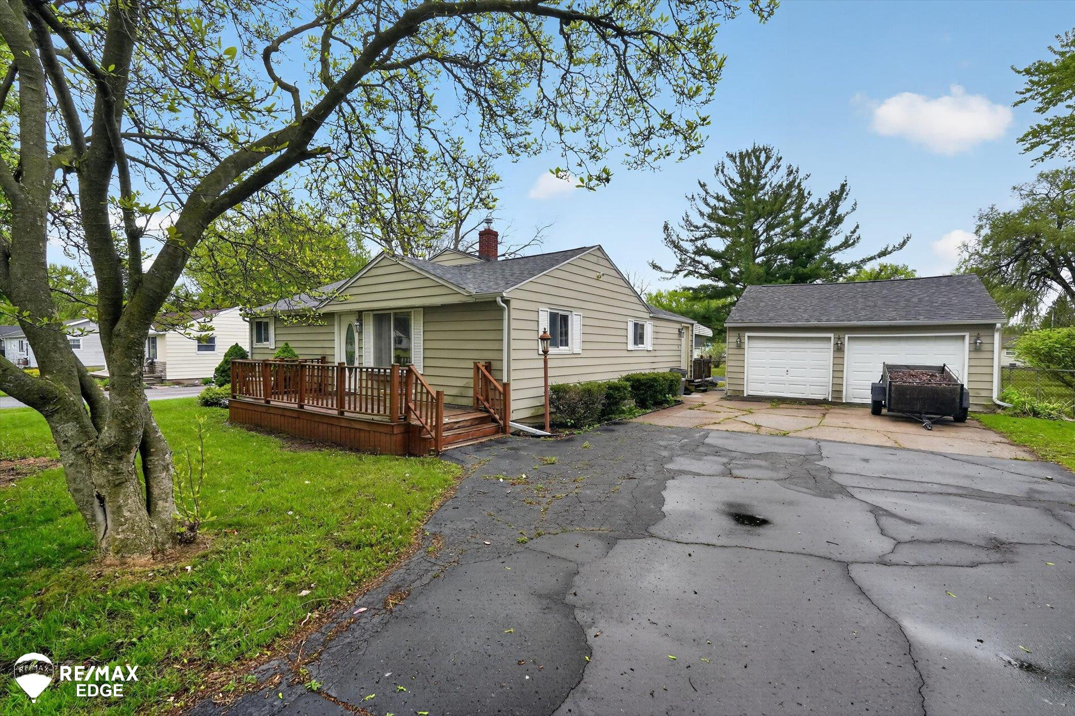 6120 Surrey Lane, Burton, MI 48519 — Photo 4