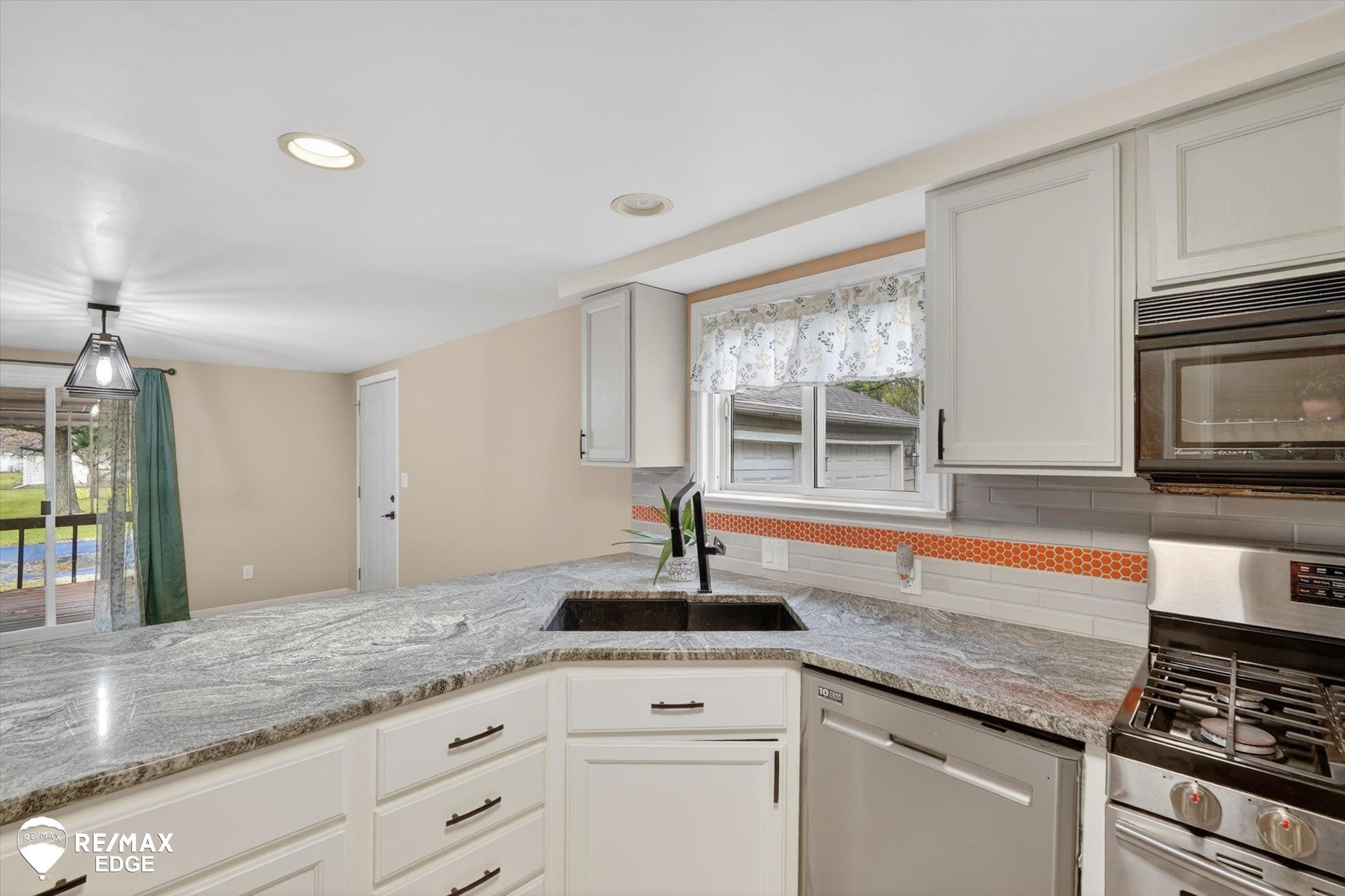 6120 Surrey Lane, Burton, MI 48519 — Photo 13