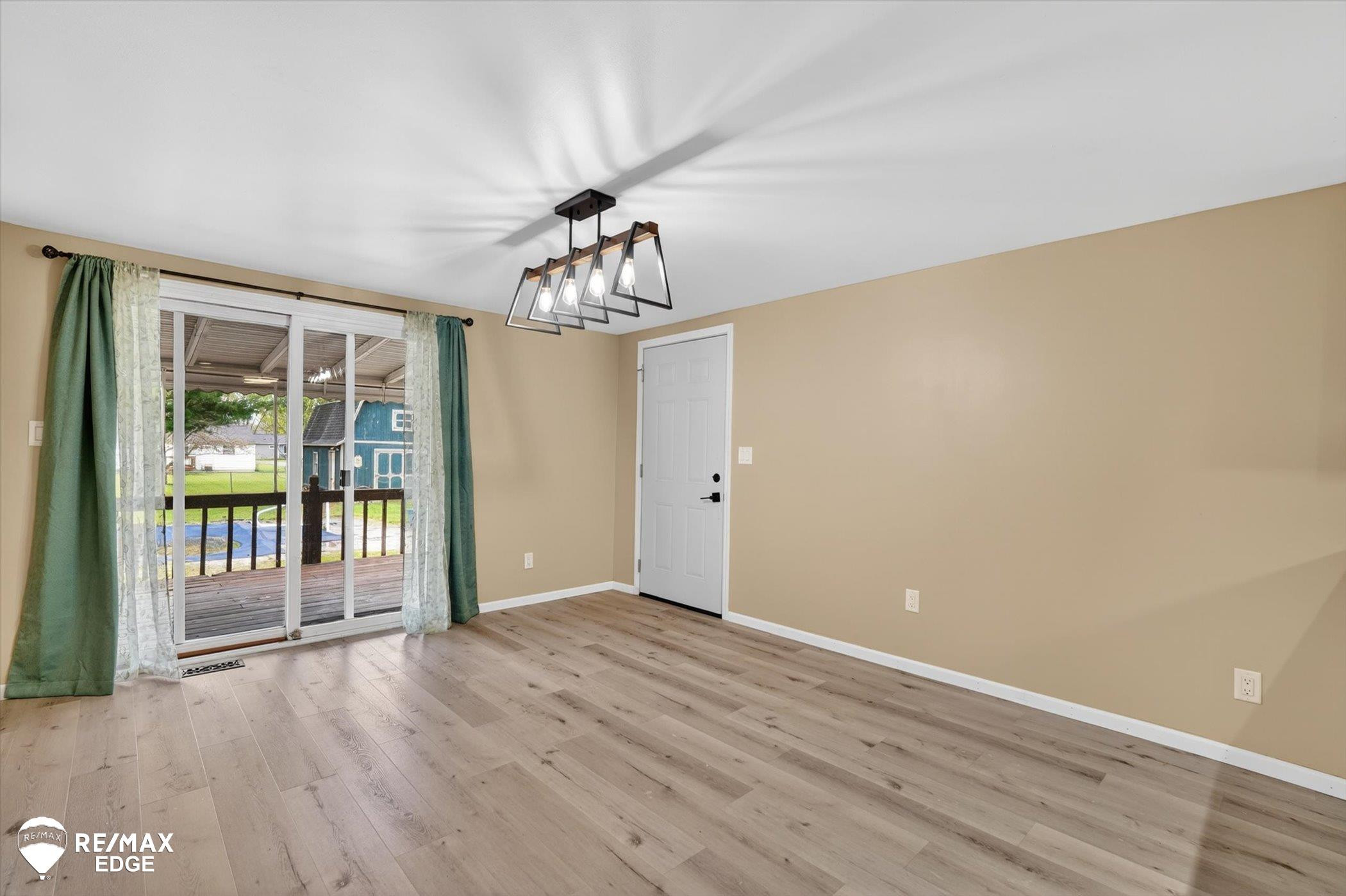 6120 Surrey Lane, Burton, MI 48519 — Photo 14