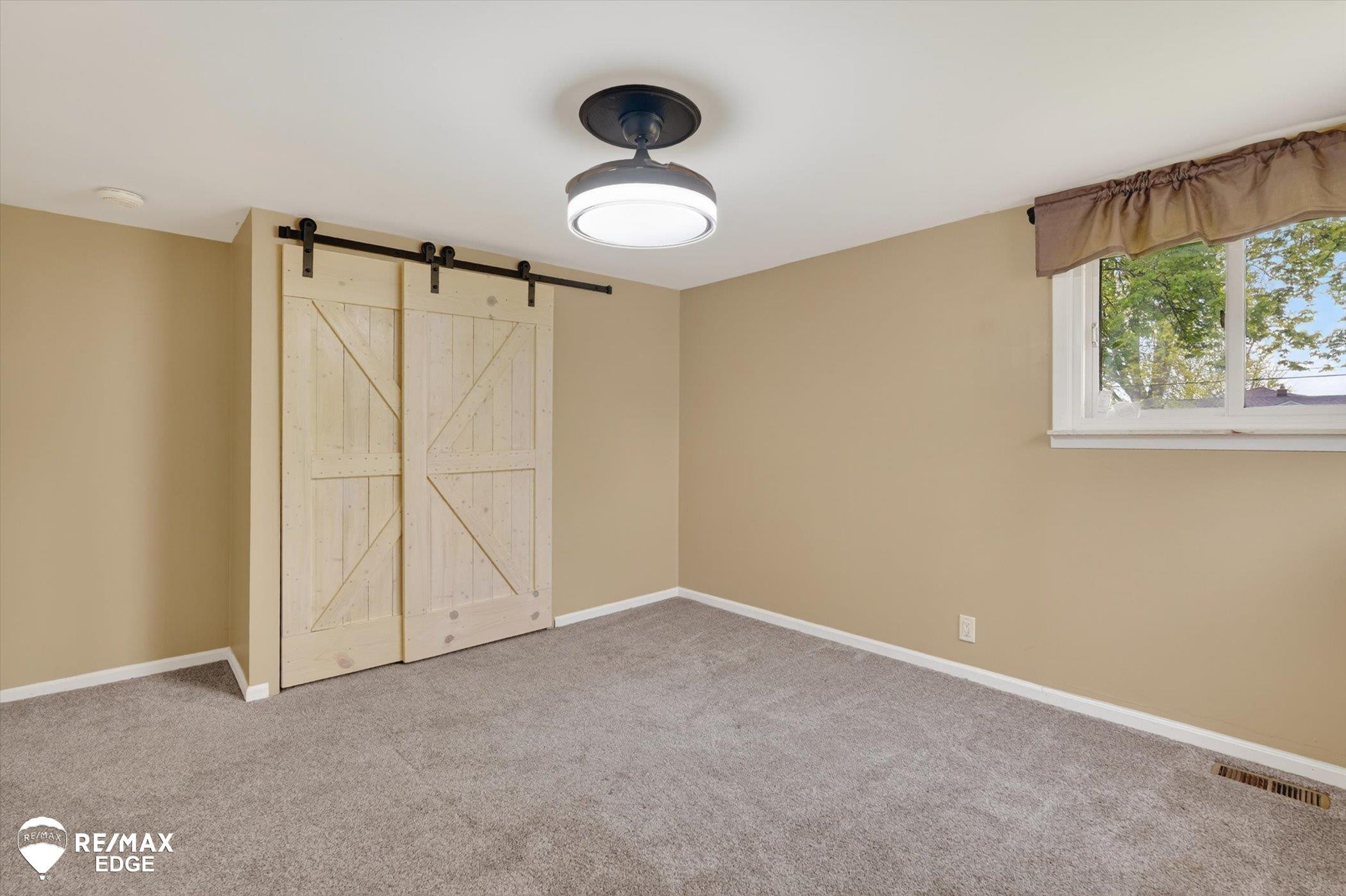 6120 Surrey Lane, Burton, MI 48519 — Photo 24