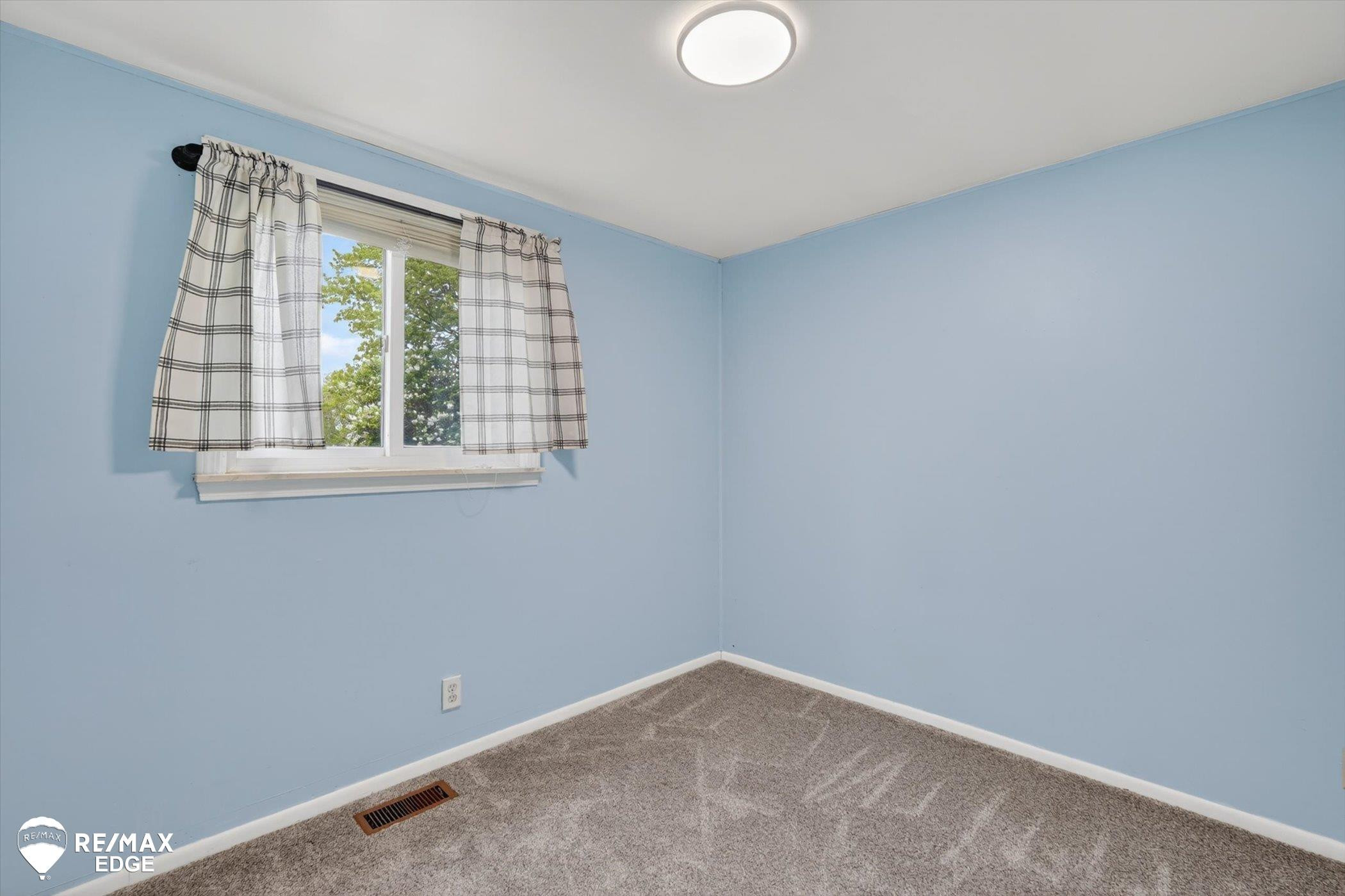 6120 Surrey Lane, Burton, MI 48519 — Photo 29