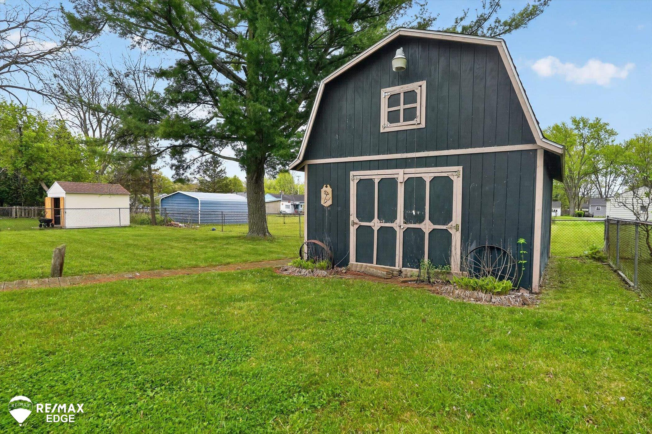 6120 Surrey Lane, Burton, MI 48519 — Photo 45