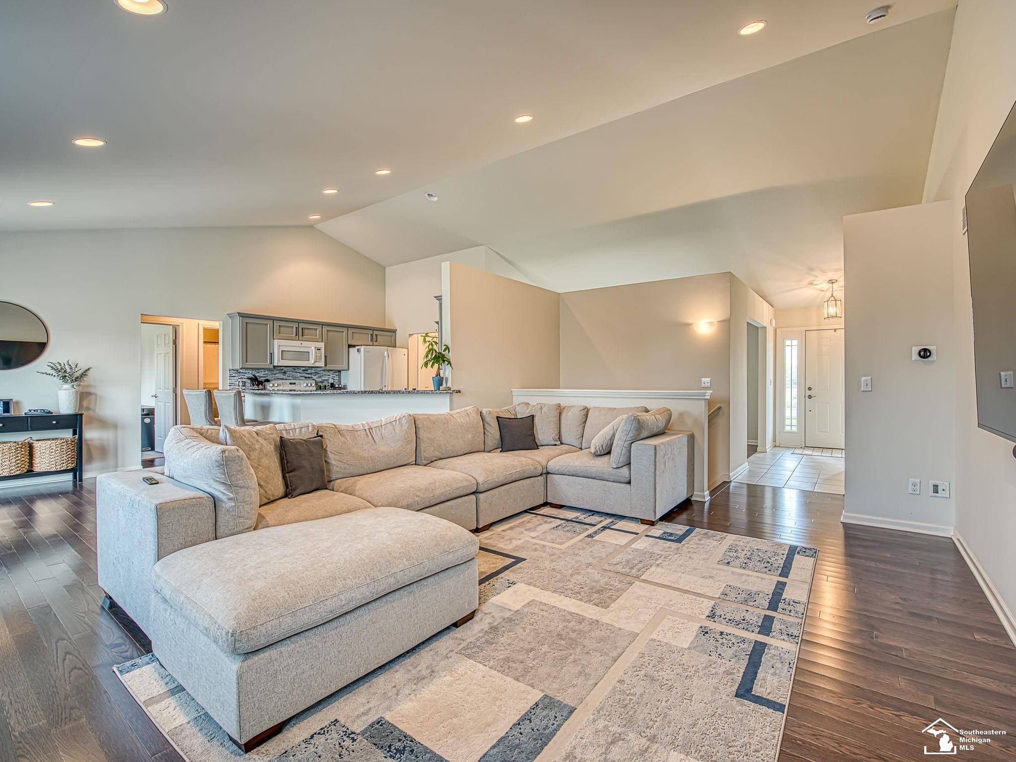 901 Plum Tree Circle, Monroe, MI 48161 — Photo 4