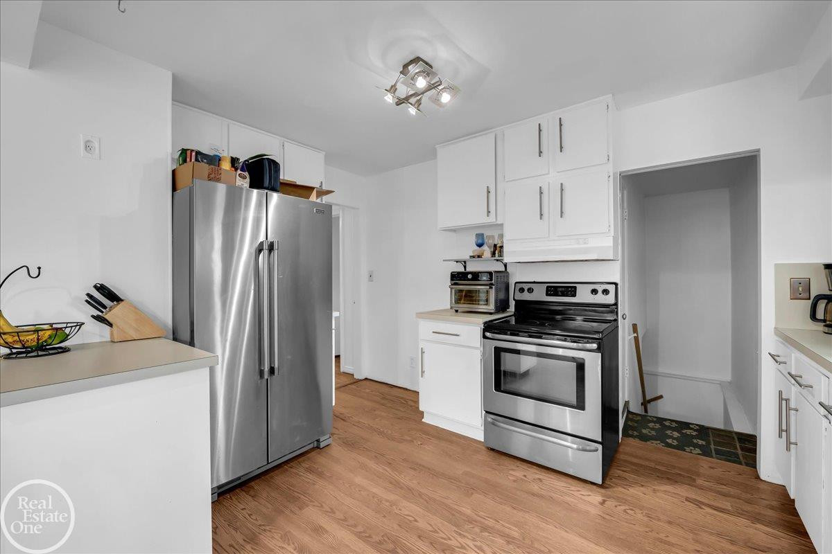 2313 Stanhope Street, Grosse Pointe Woods, MI 48236 — Photo 13