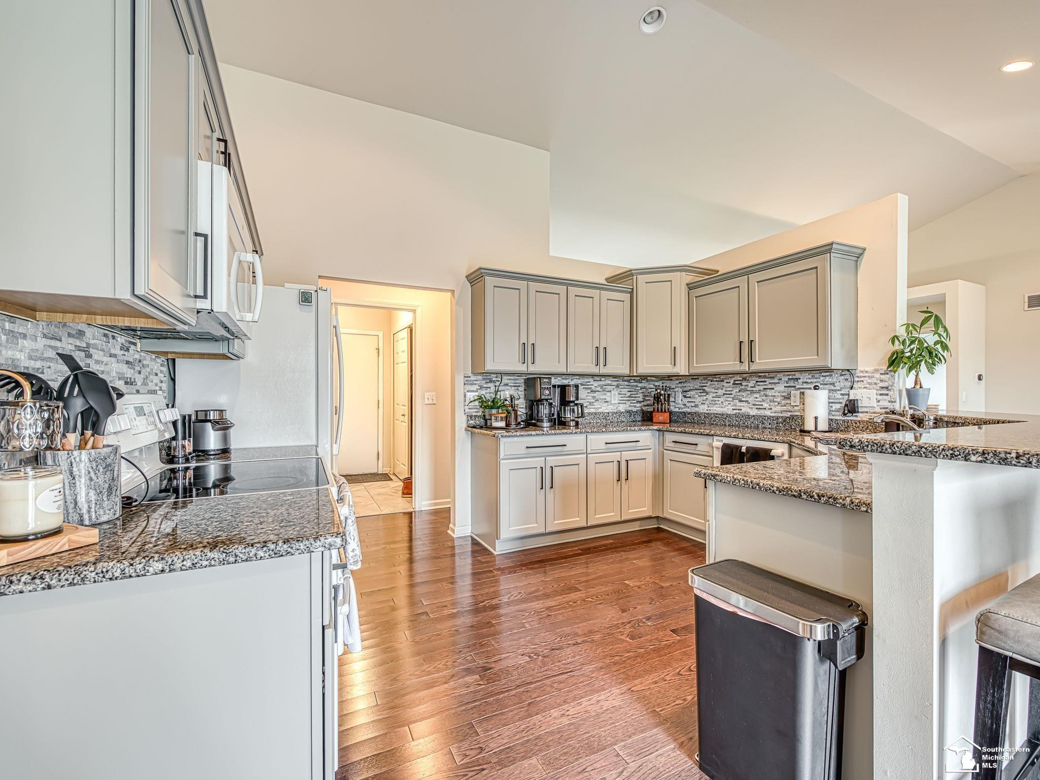 901 Plum Tree Circle, Monroe, MI 48161 — Photo 11