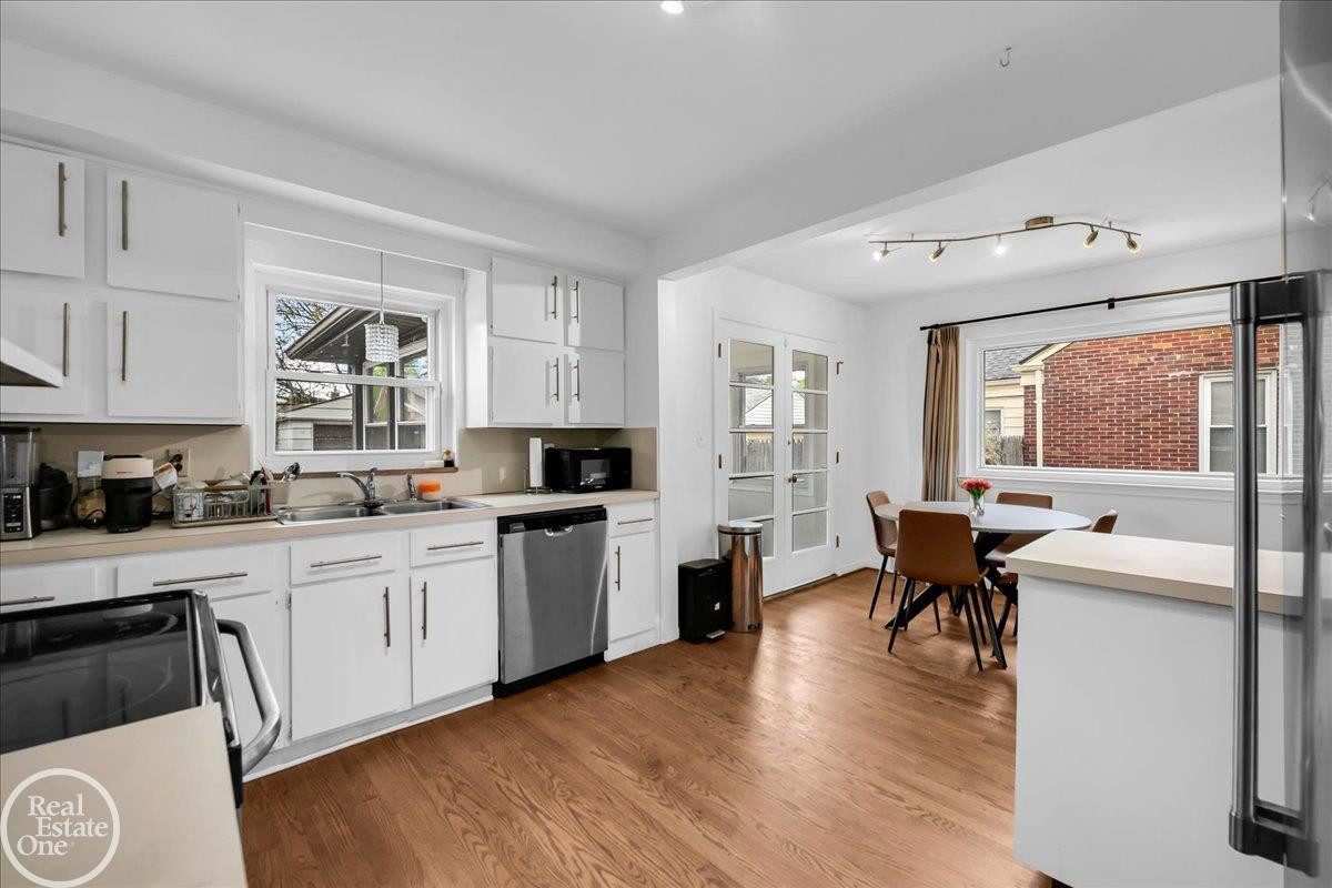 2313 Stanhope Street, Grosse Pointe Woods, MI 48236 — Photo 16