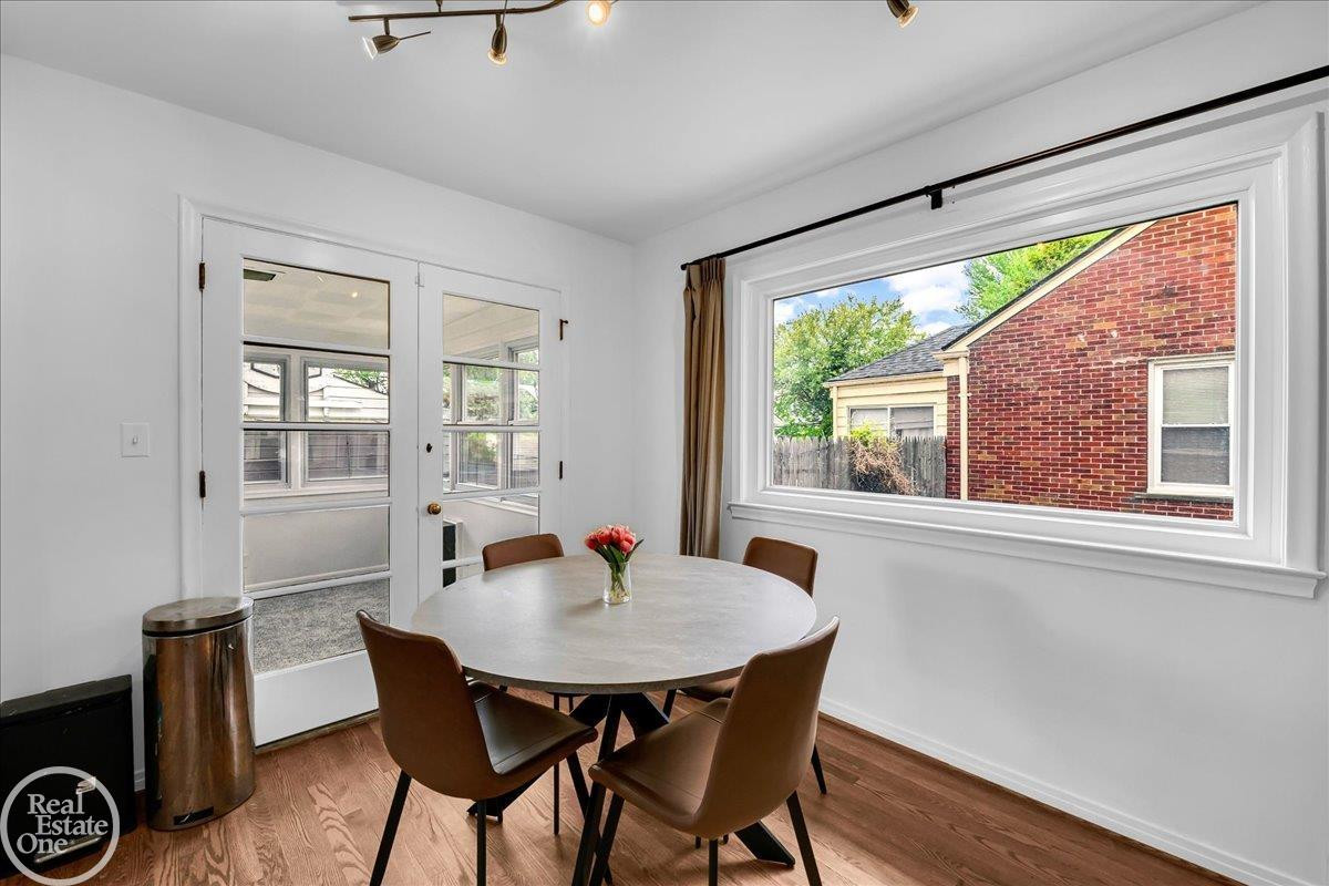 2313 Stanhope Street, Grosse Pointe Woods, MI 48236 — Photo 18