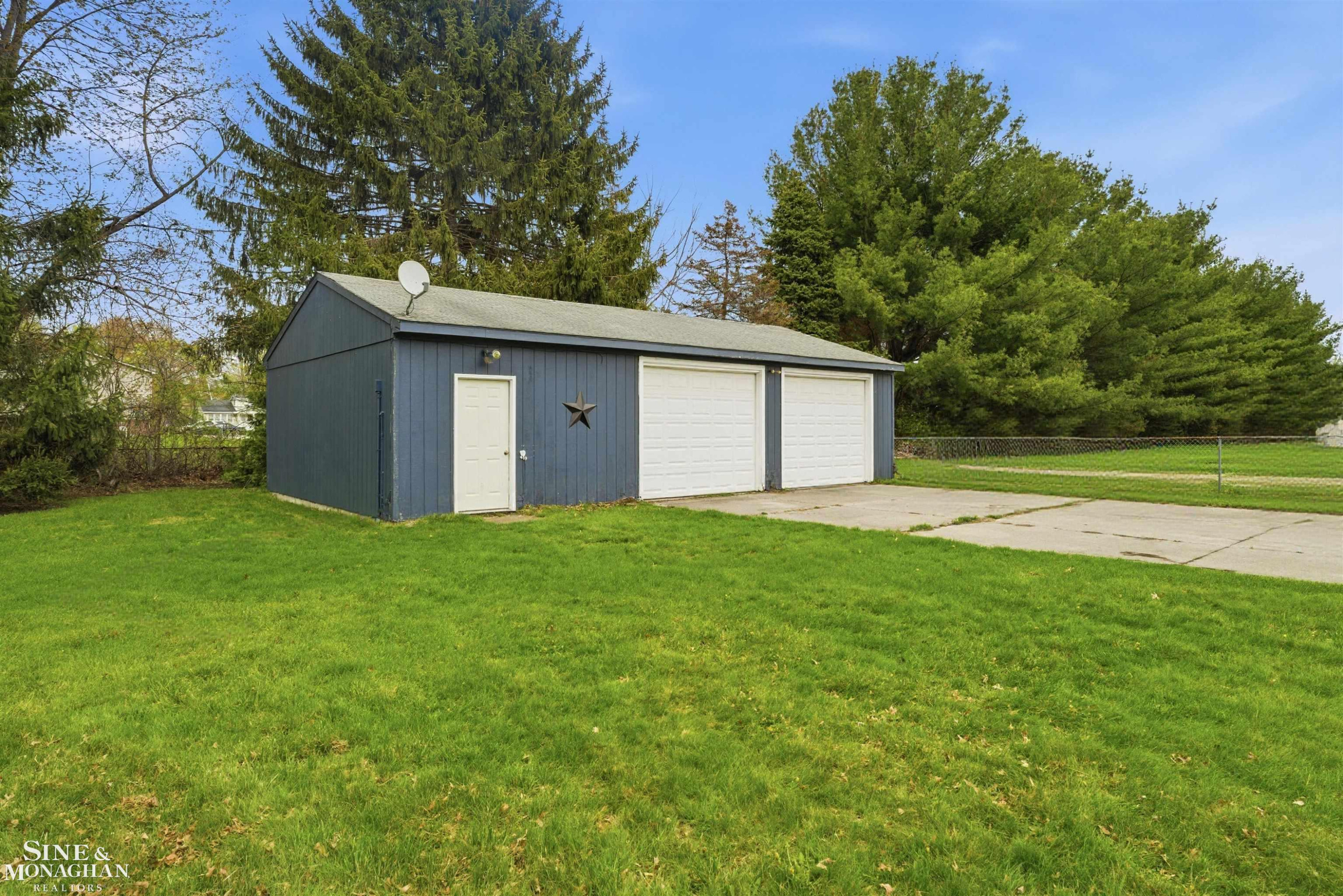 1032 Summer Street, Algonac, MI 48001 — Photo 4