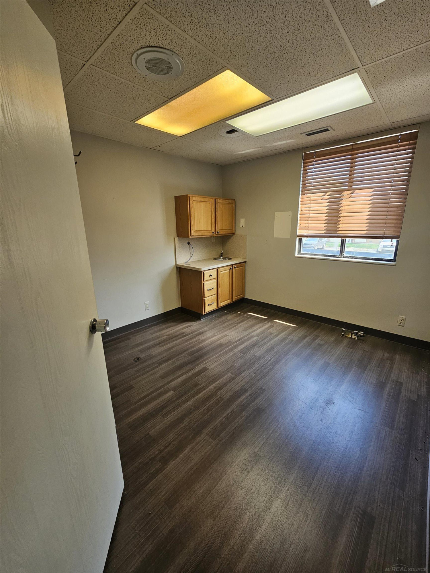 8130 Constitution BLV Boulevard, Sterling Heights, MI 48313 — Photo 5