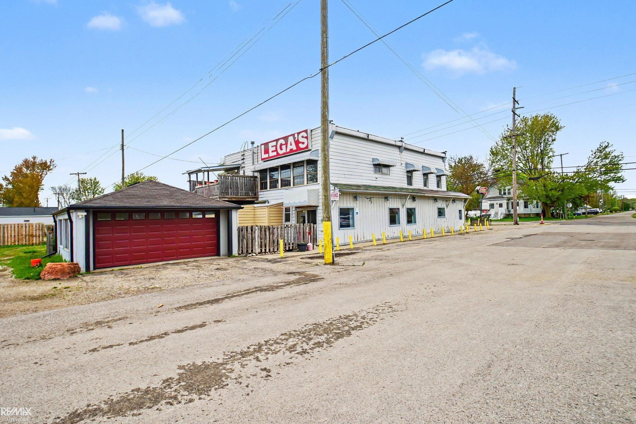 9724 Pearl Beach Boulevard, MI 48001