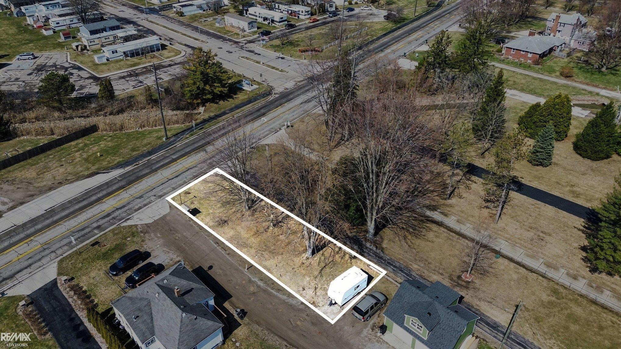 000 Martindale Court, MI — Photo 4