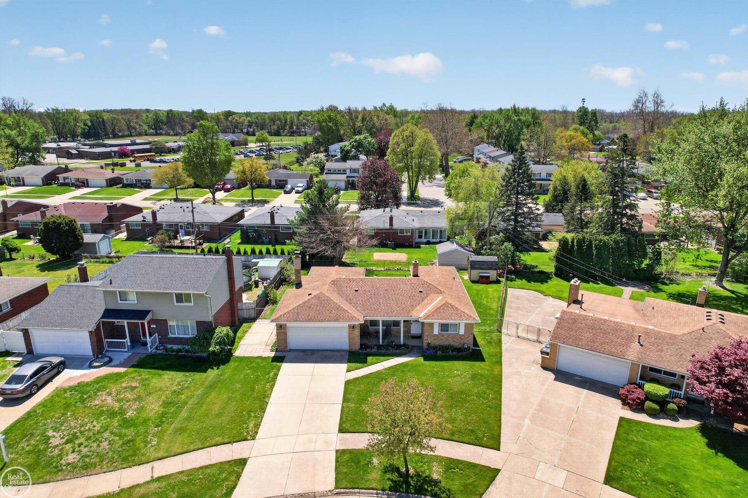 42159 Mac Rae Drive, Sterling Heights, MI 48313 — Photo 33