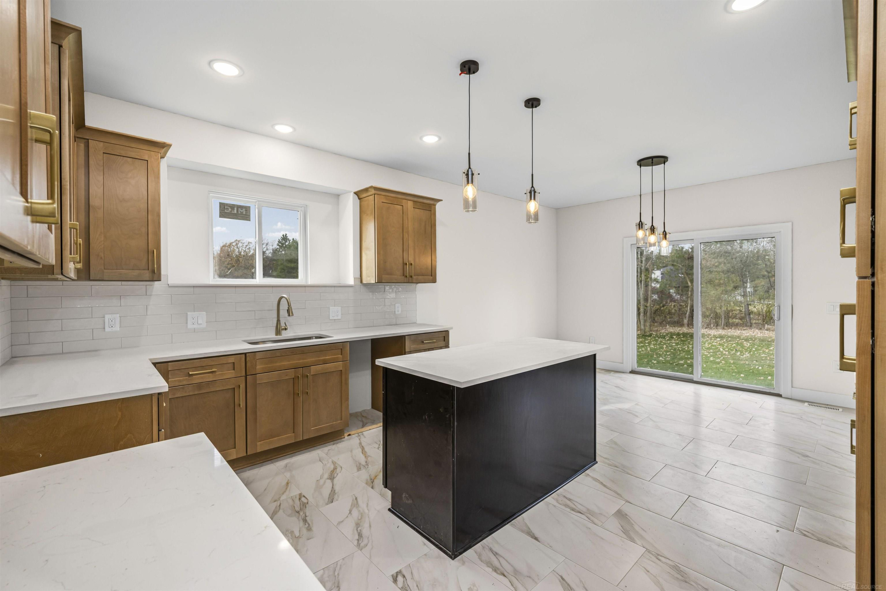 6519 Jamie Lane, Grand Blanc, MI 48439 — Photo 12