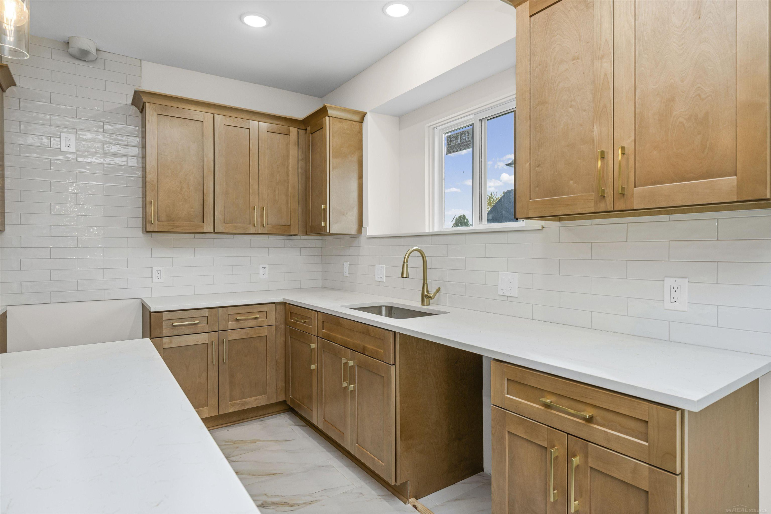 6519 Jamie Lane, Grand Blanc, MI 48439 — Photo 14