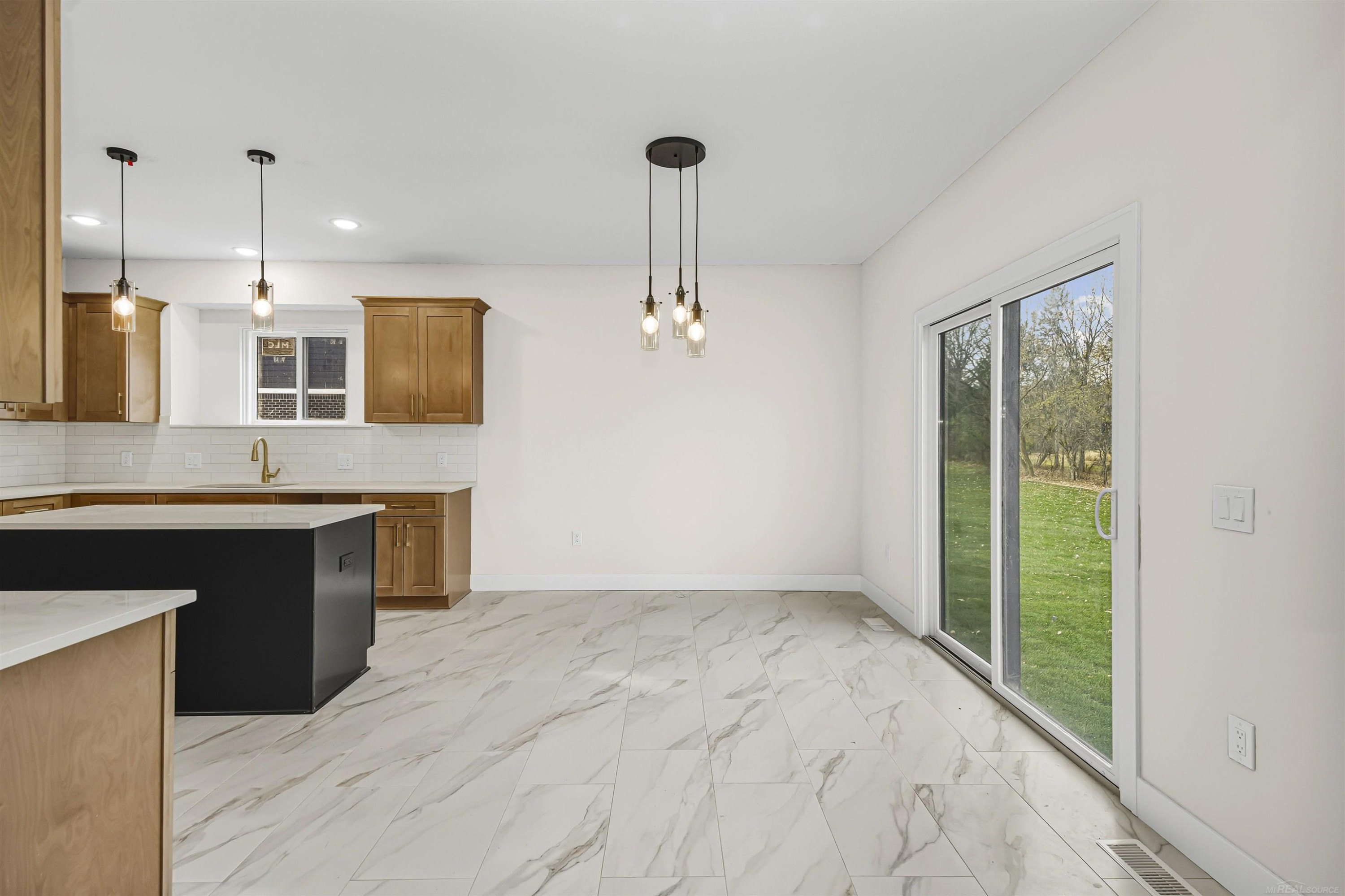 6519 Jamie Lane, Grand Blanc, MI 48439 — Photo 21