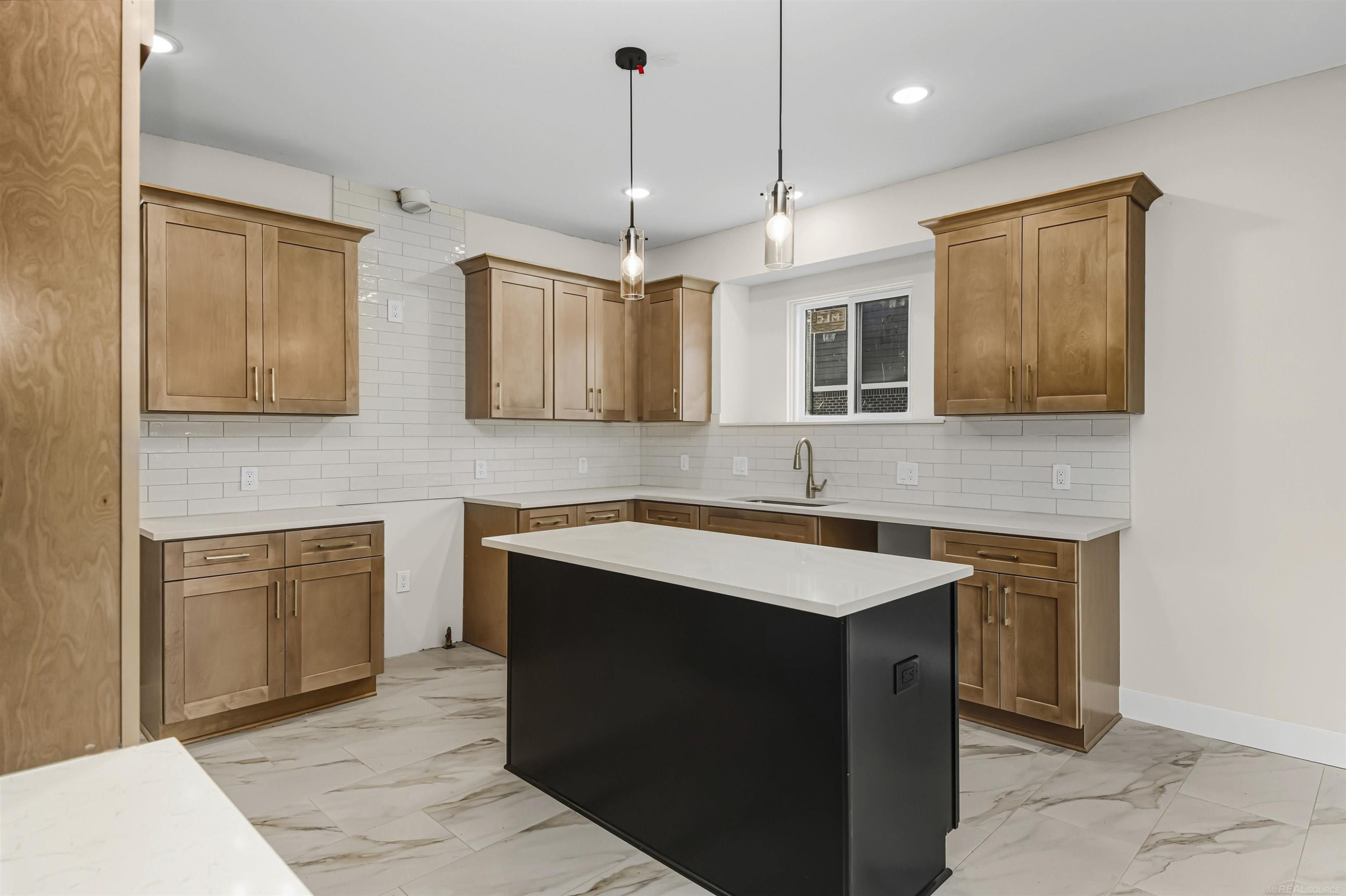 6519 Jamie Lane, Grand Blanc, MI 48439 — Photo 22