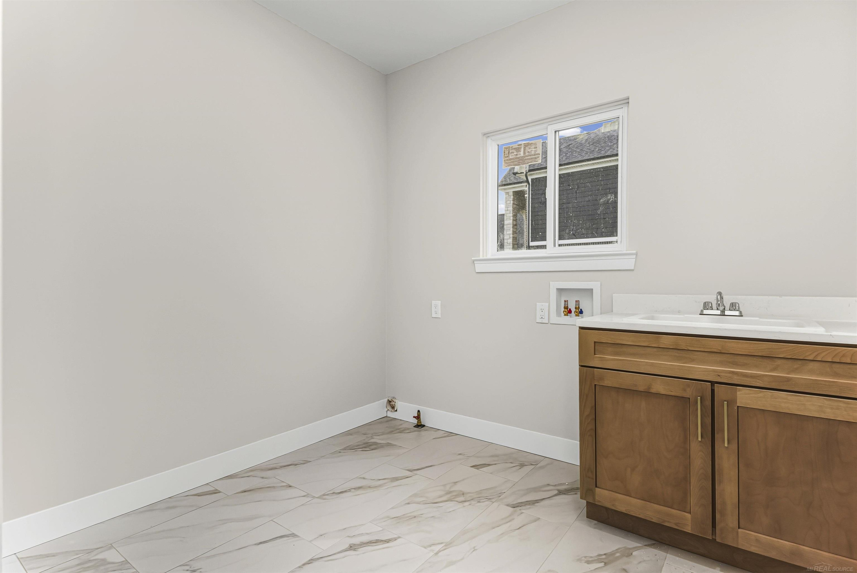 6519 Jamie Lane, Grand Blanc, MI 48439 — Photo 24