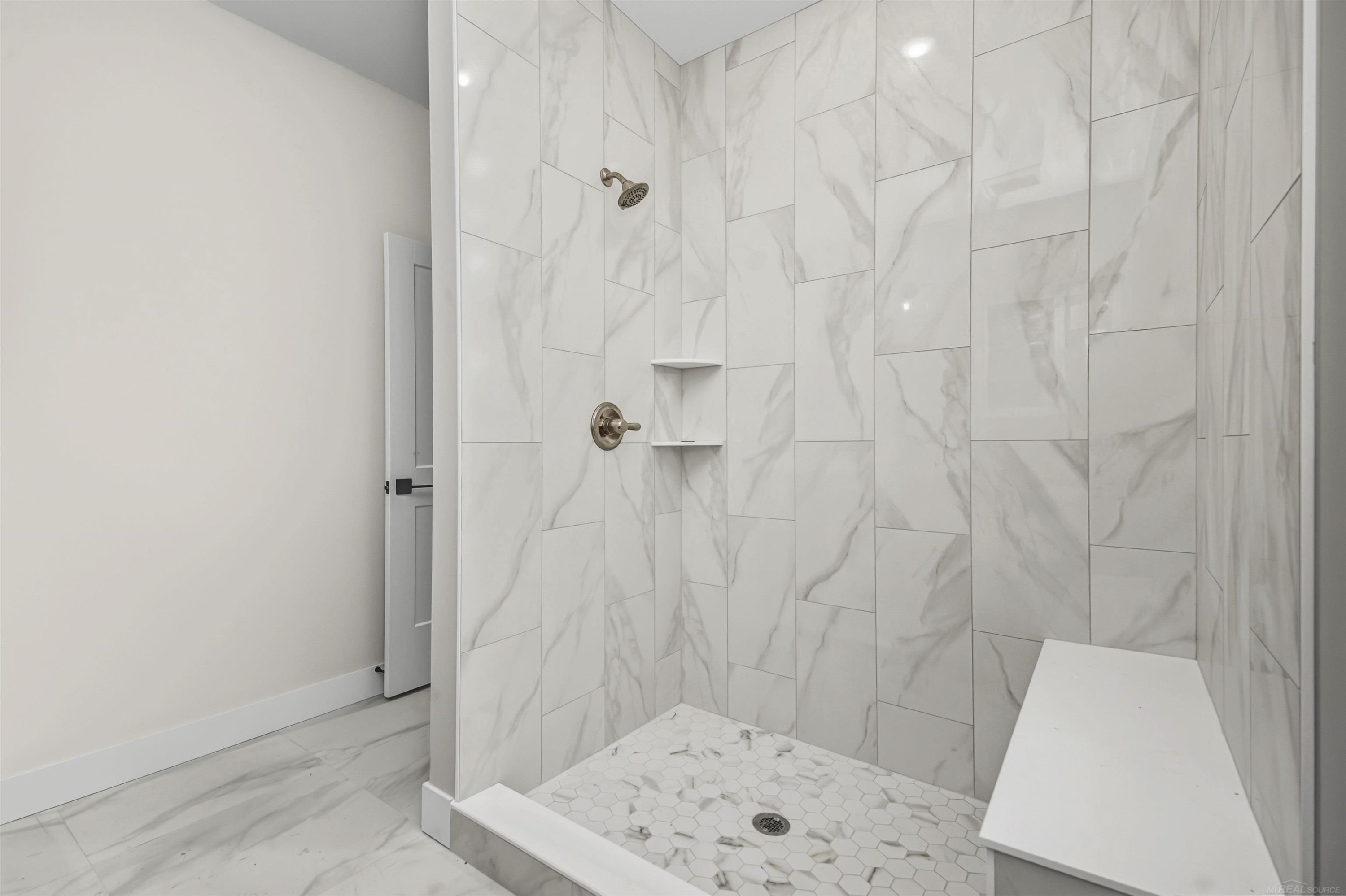 6519 Jamie Lane, Grand Blanc, MI 48439 — Photo 33