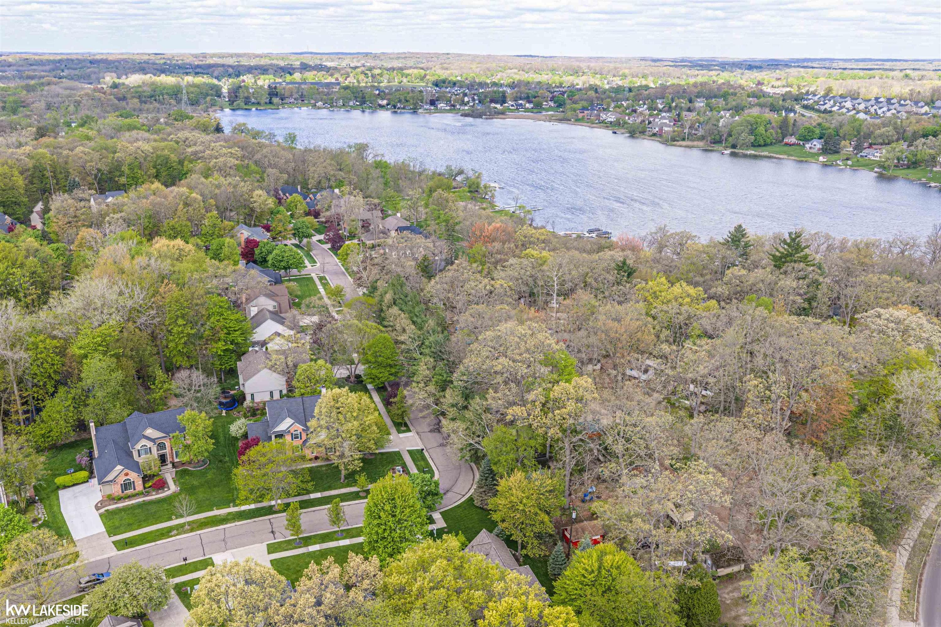 1440 Woodbridge Lane, Wixom, MI 48393 — Photo 12