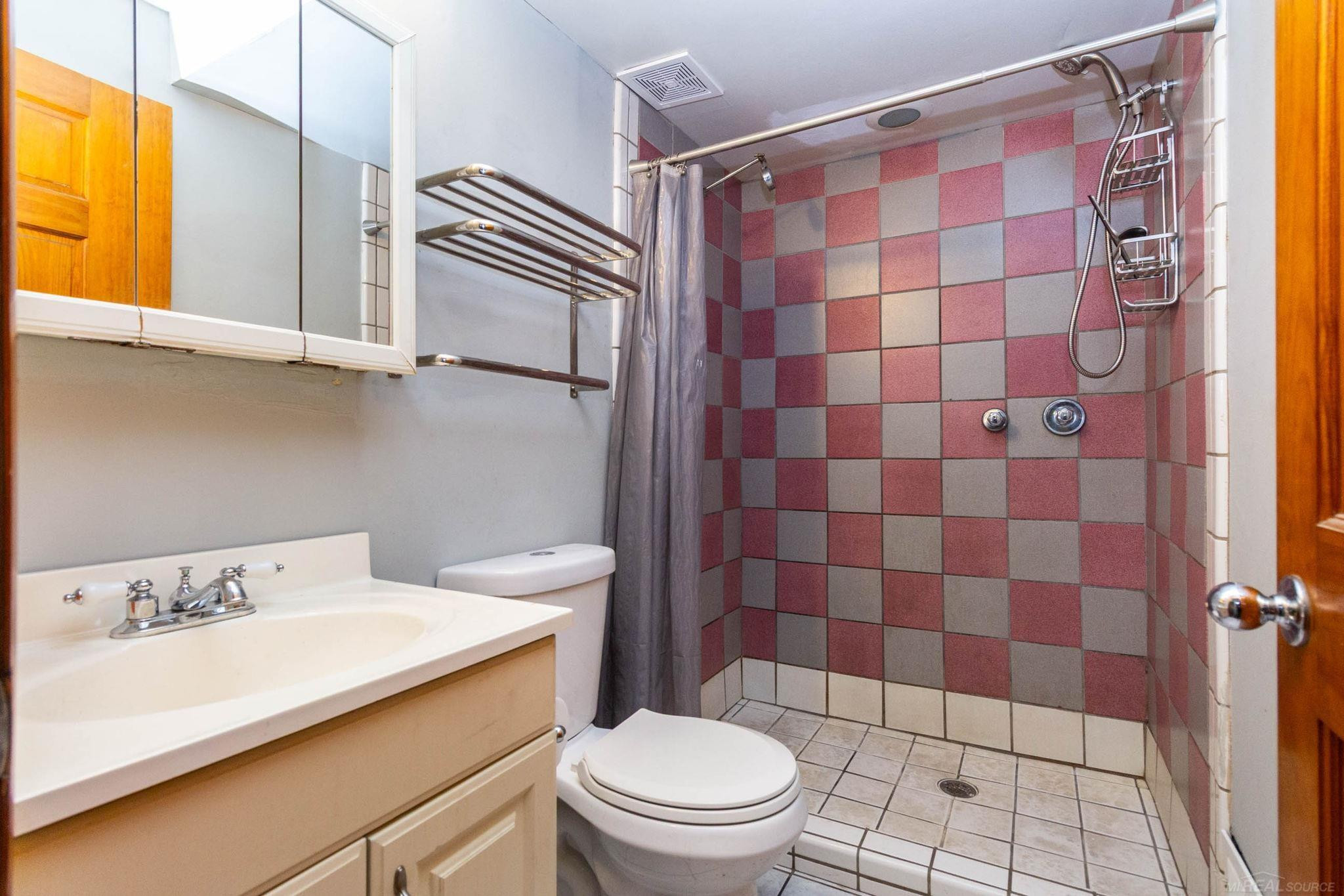 13281 Lake Point Boulevard, MI 48111 — Photo 20