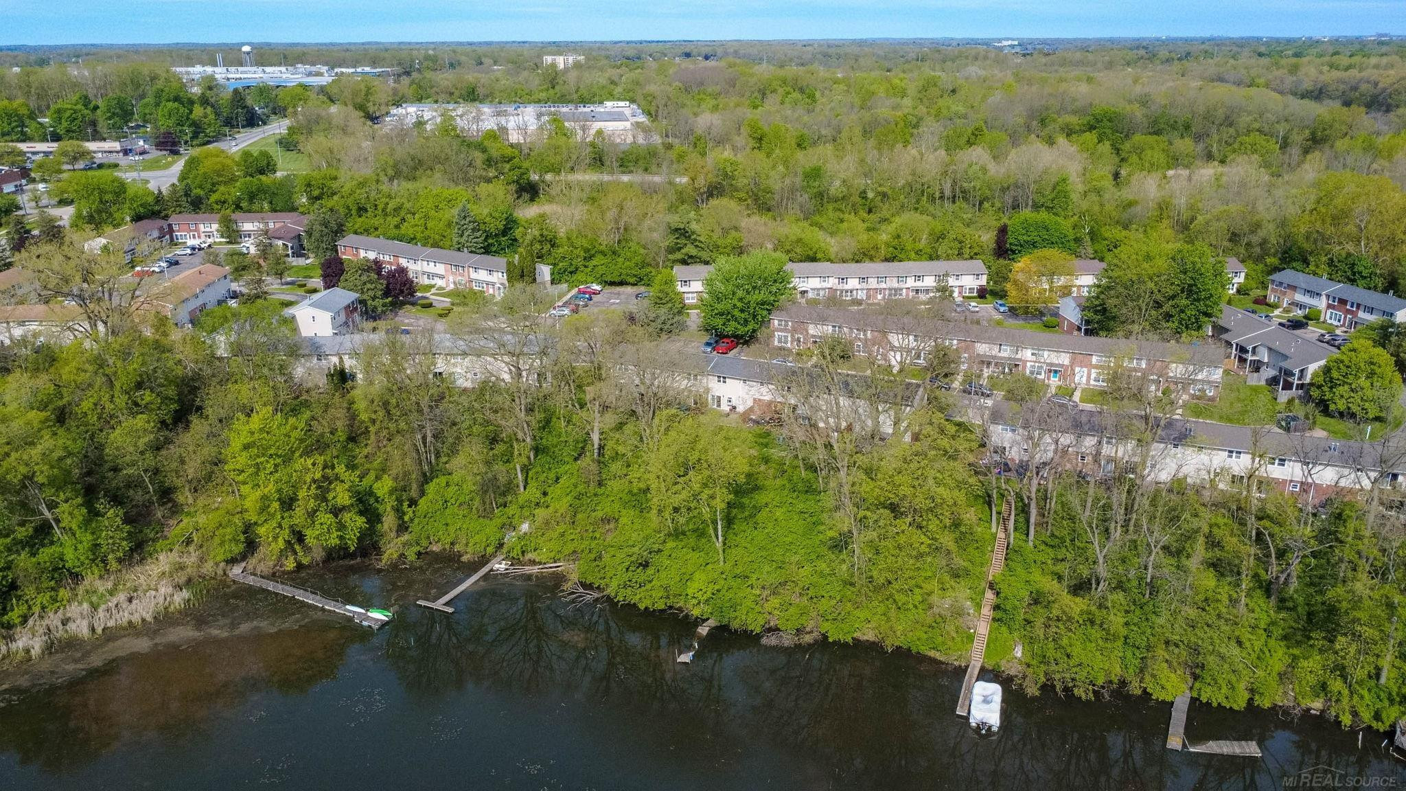 13281 Lake Point Boulevard, MI 48111 — Photo 41