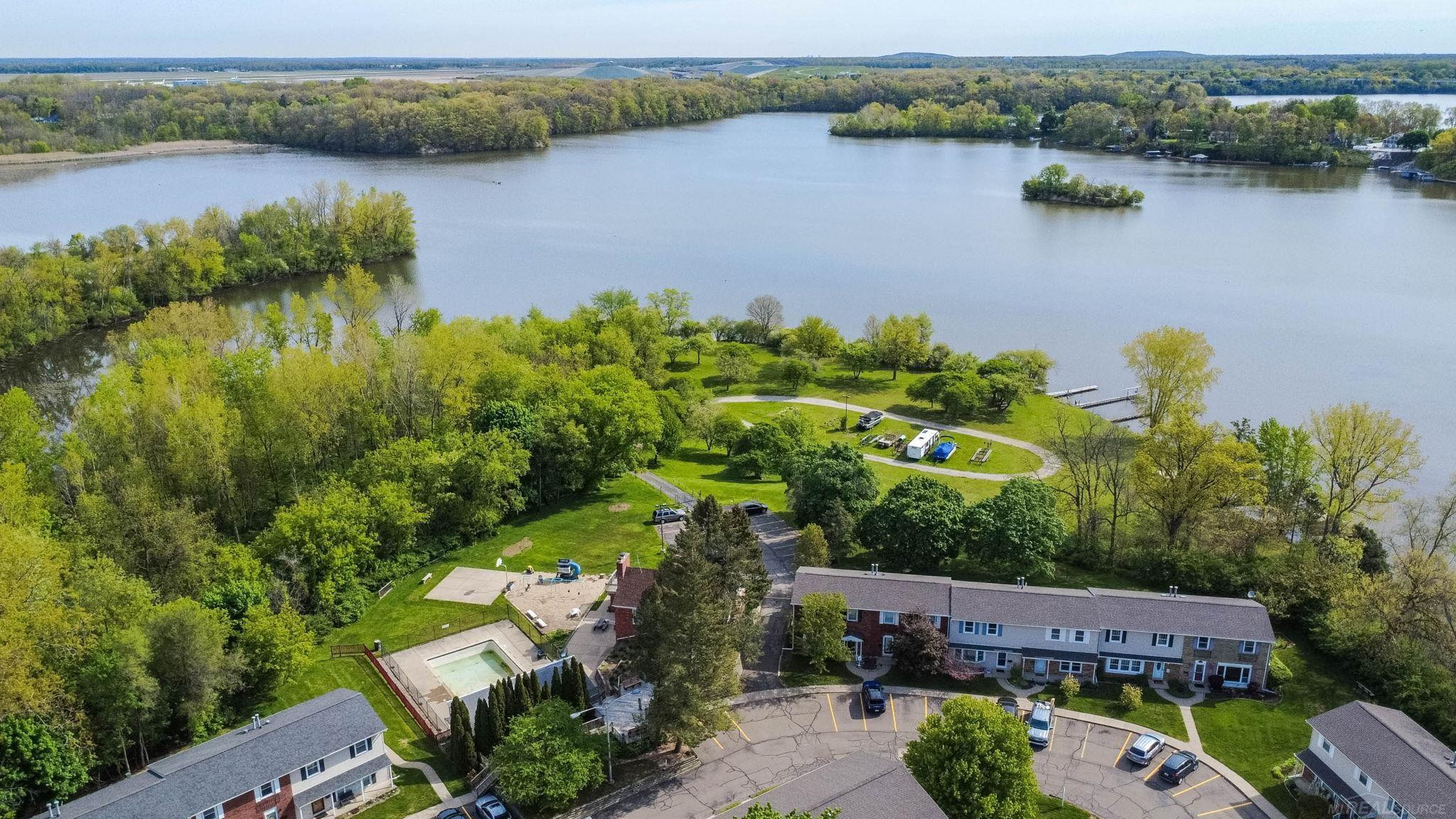 13281 Lake Point Boulevard, MI 48111 — Photo 43