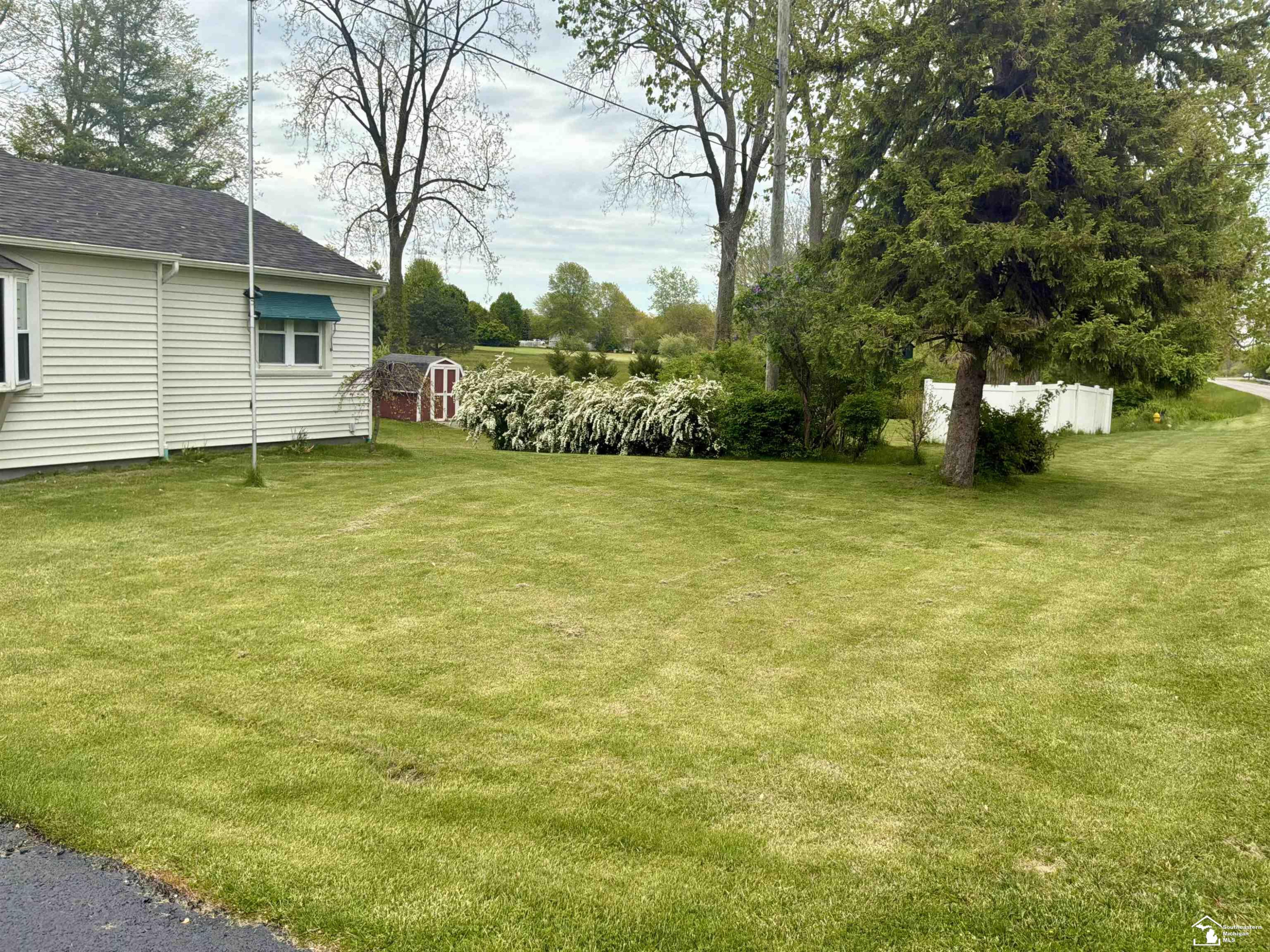 2139 Sandy Creek Rd, Monroe, MI 48162 — Photo 2