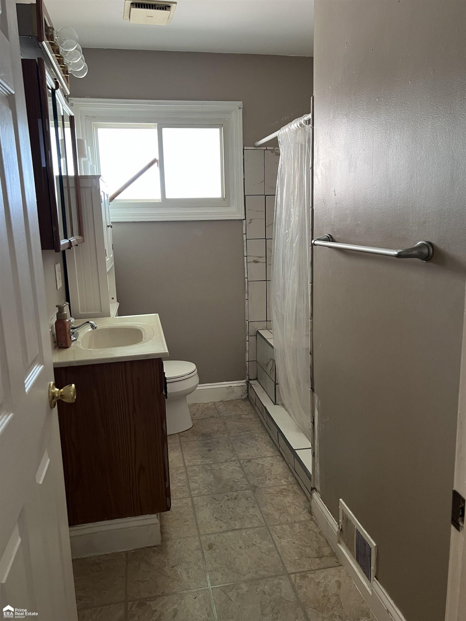 835 Southwood Dr Drive, Fenton, MI 48430 — Photo 9