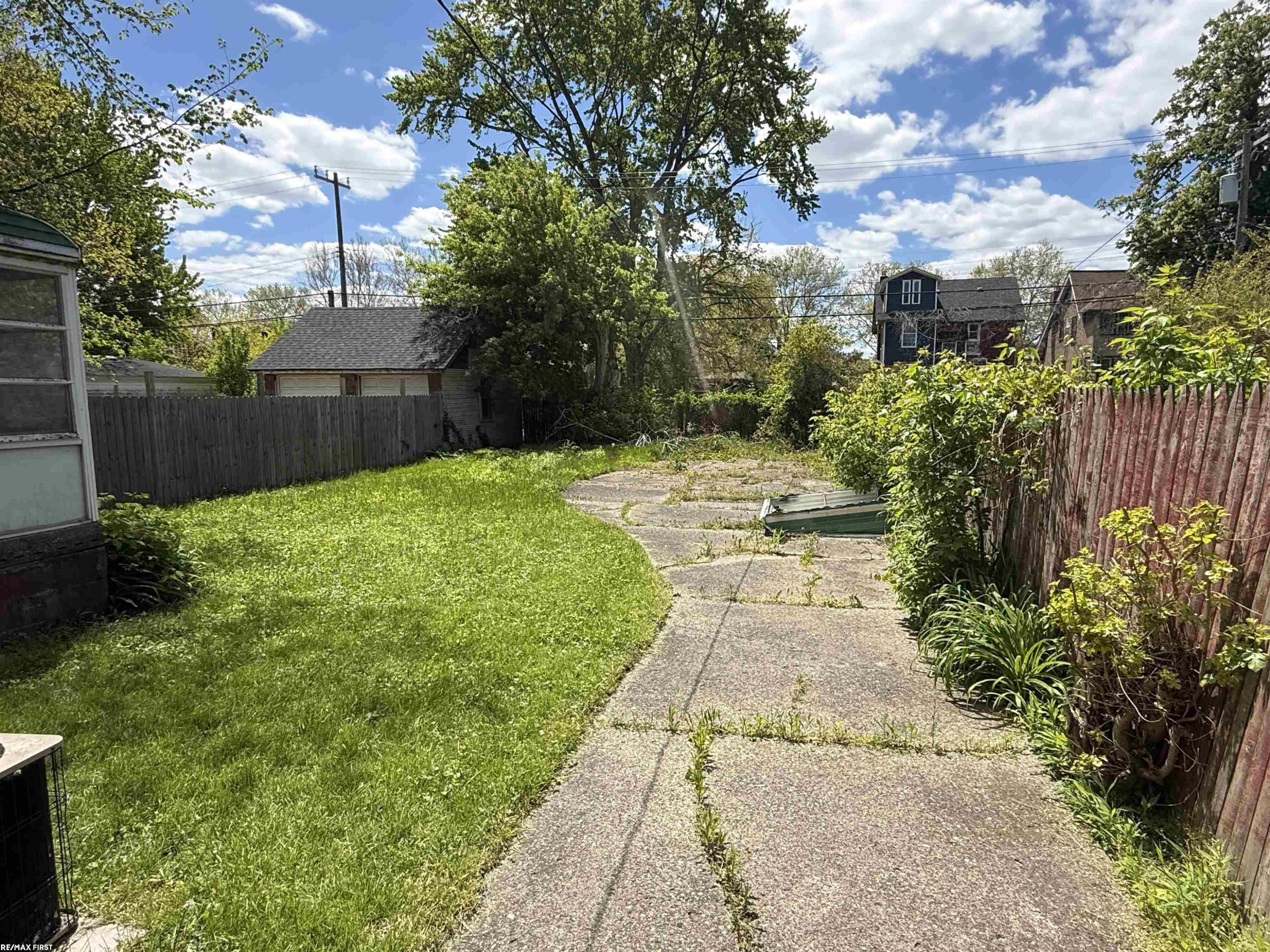 591 Chalmers Street, Detroit, MI 48215 — Photo 12