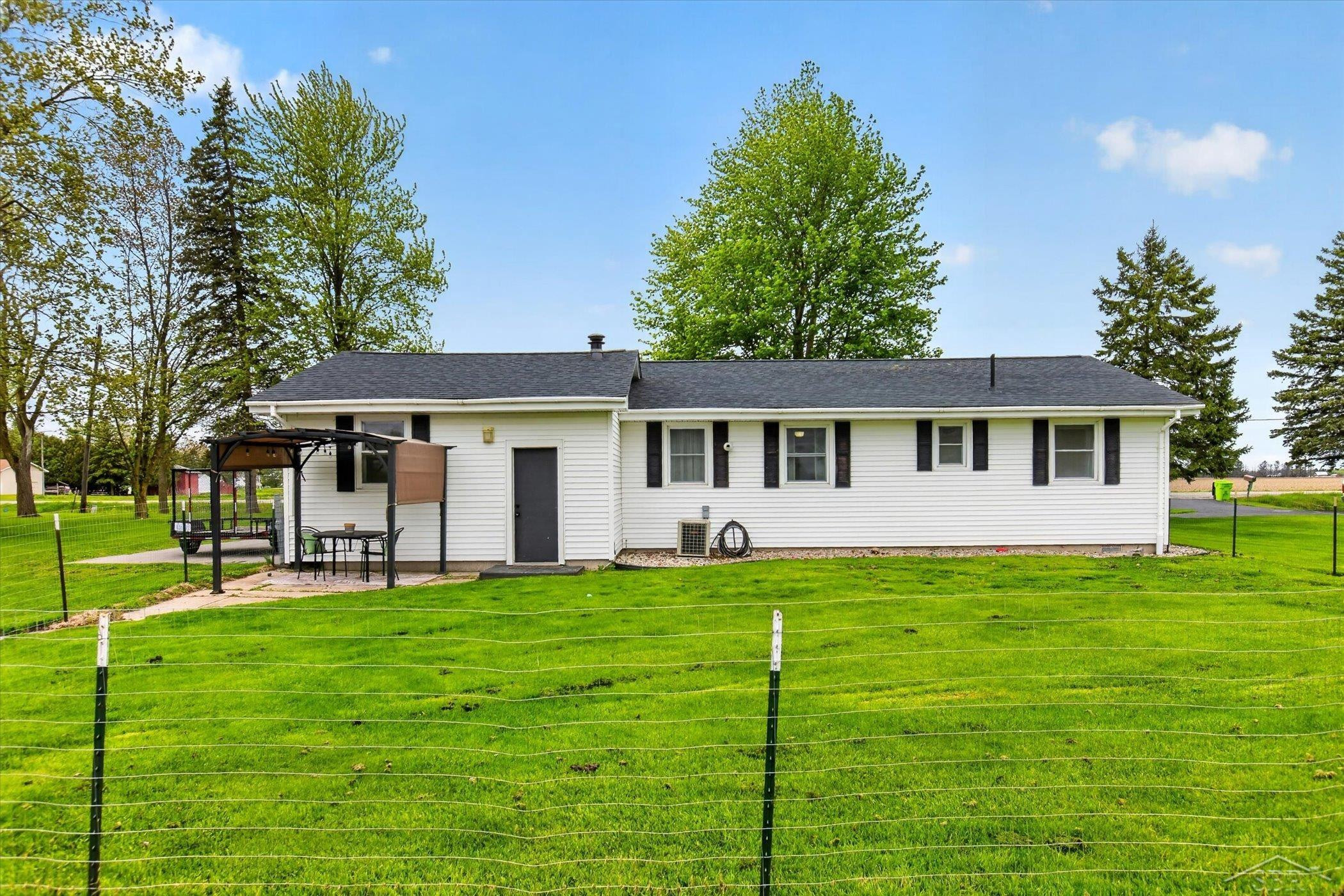 2459 11 Mile Road, Auburn, MI 48611 — Photo 24
