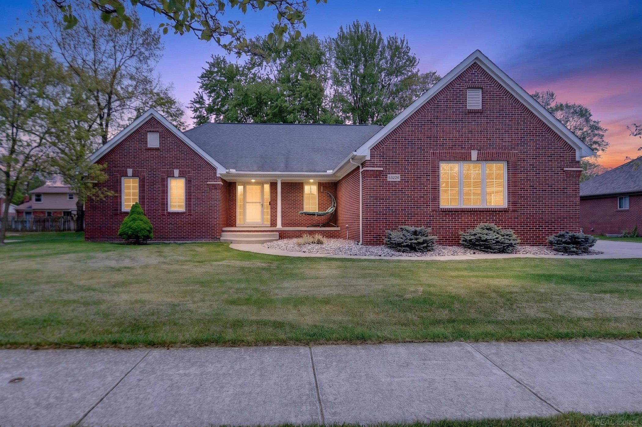 53226 Williams Way, Shelby Twp, MI 48316 — Photo 2