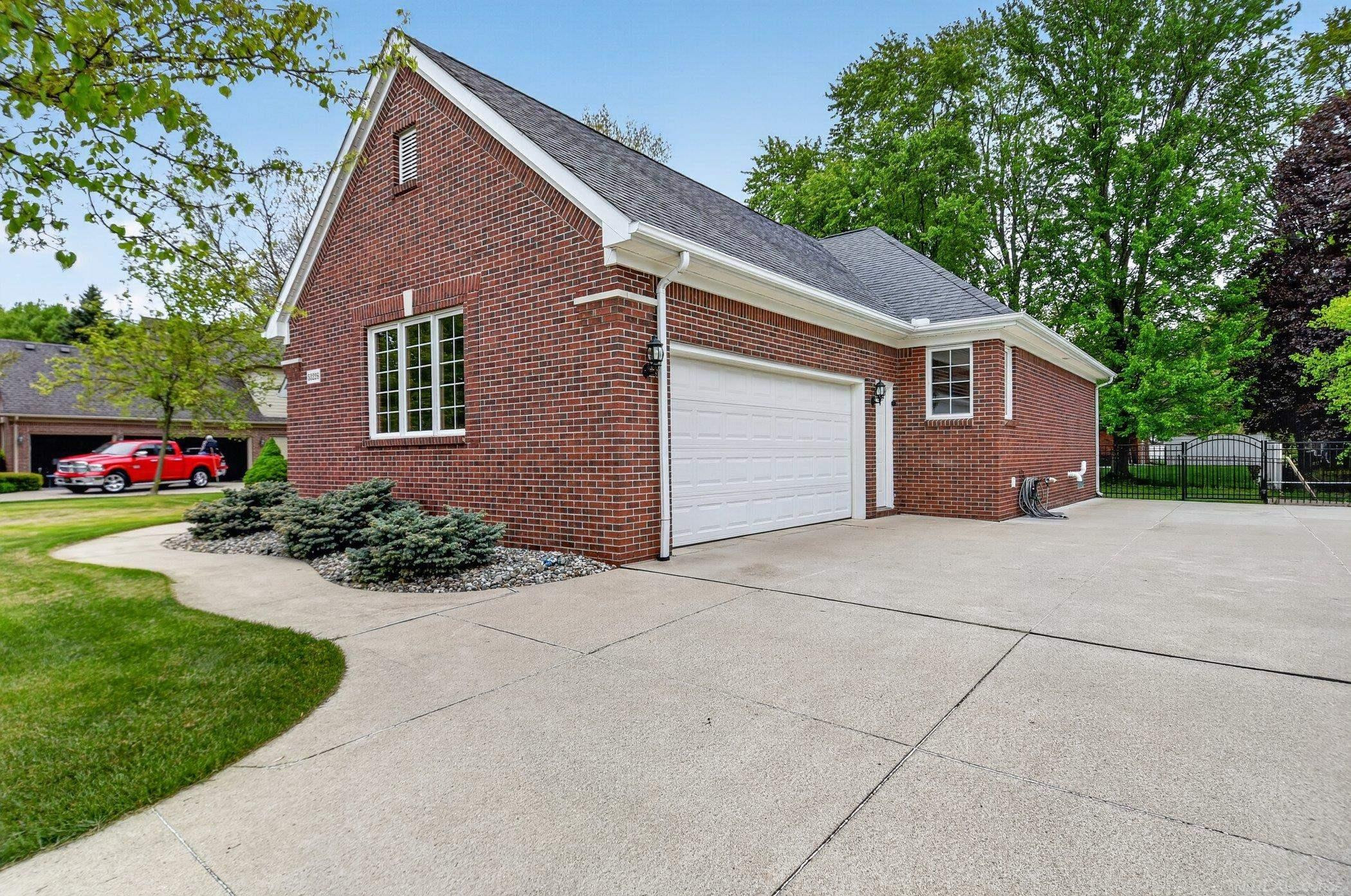 53226 Williams Way, Shelby Twp, MI 48316 — Photo 4