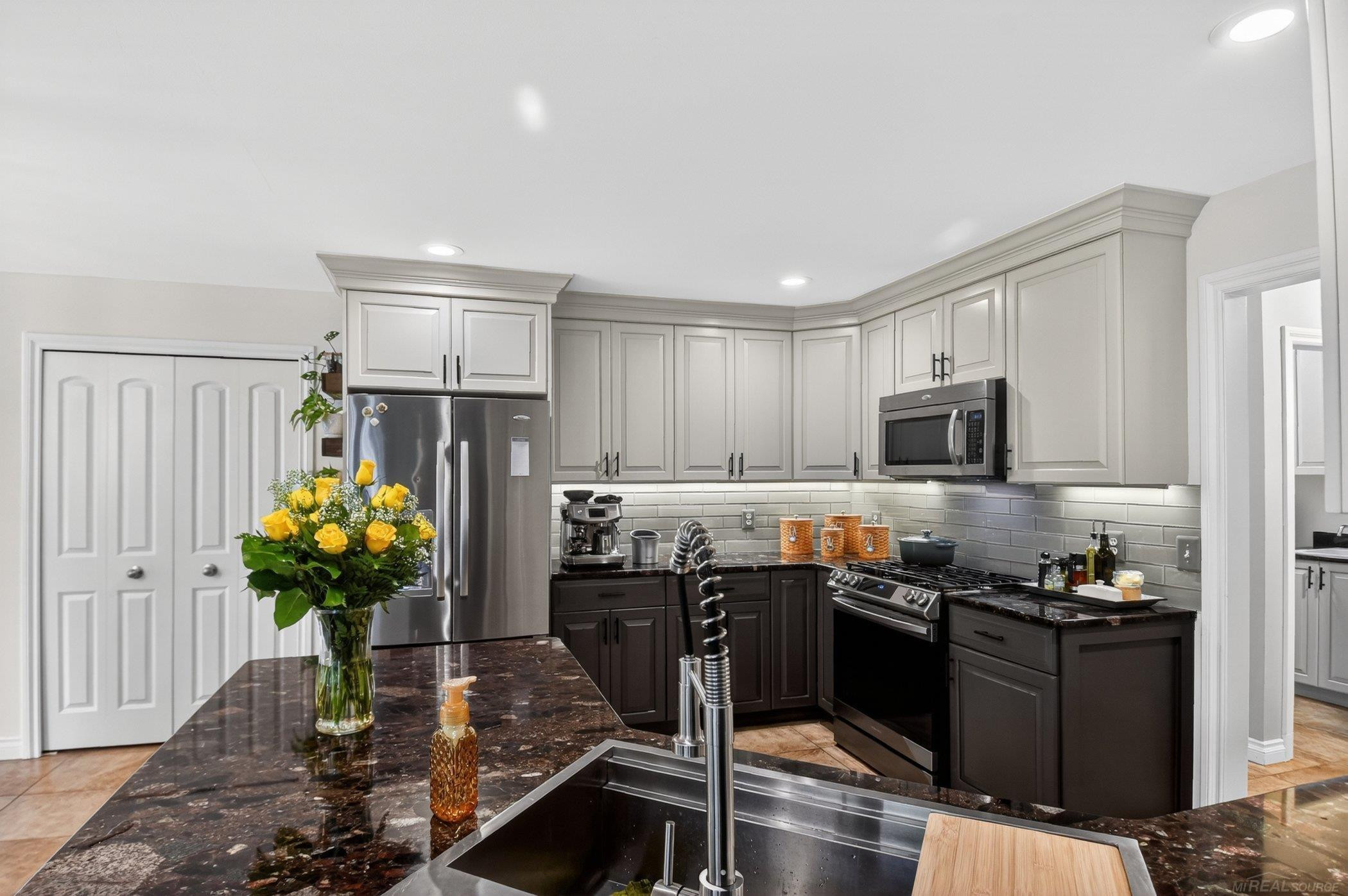 53226 Williams Way, Shelby Twp, MI 48316 — Photo 12