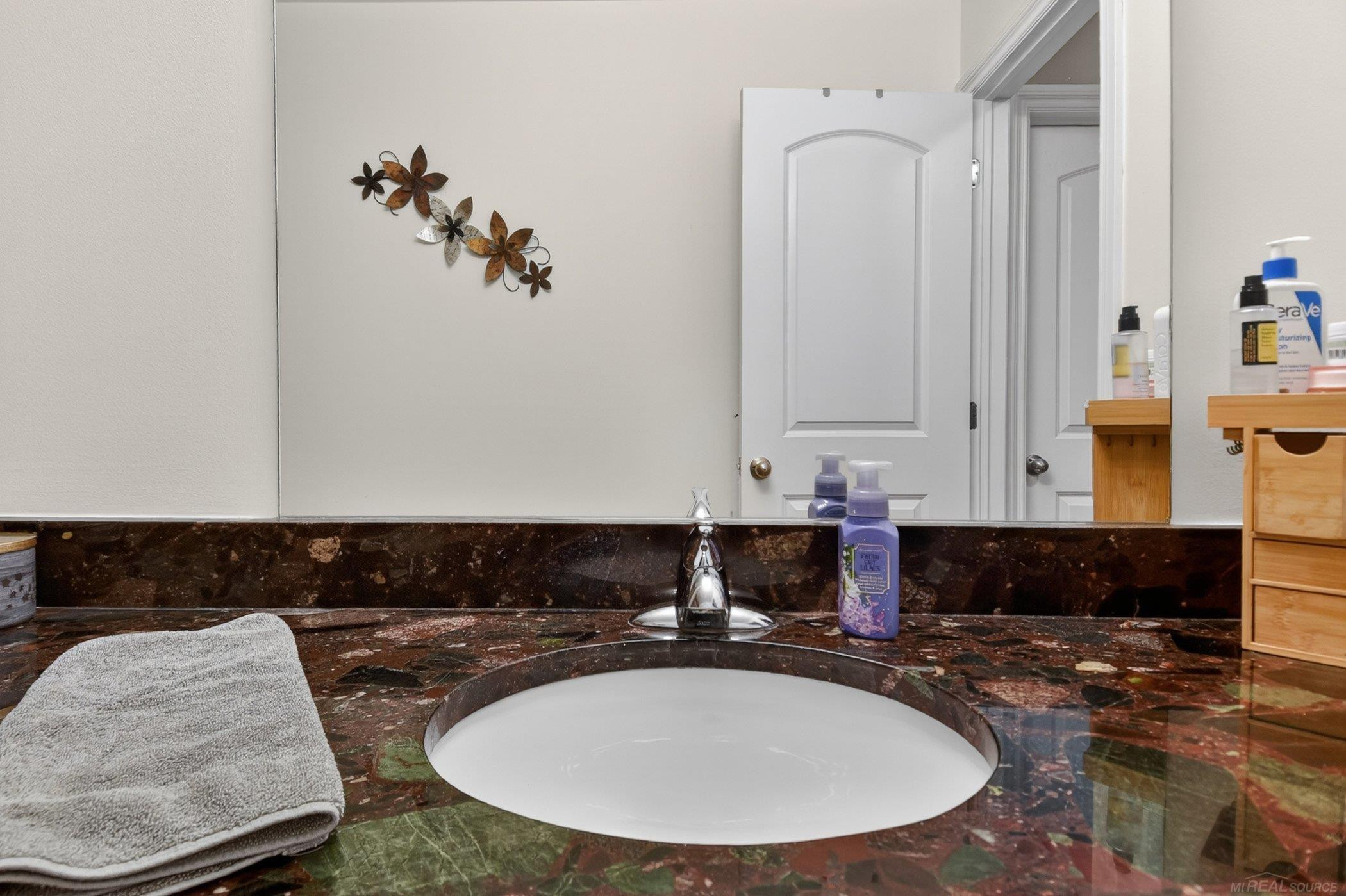 53226 Williams Way, Shelby Twp, MI 48316 — Photo 34