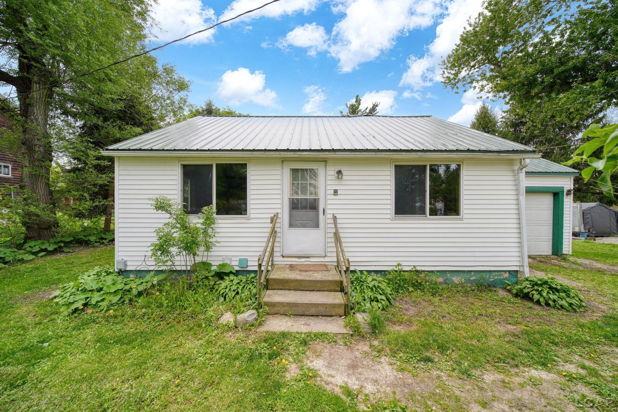 17059 South Street, Hudson, MI 49247