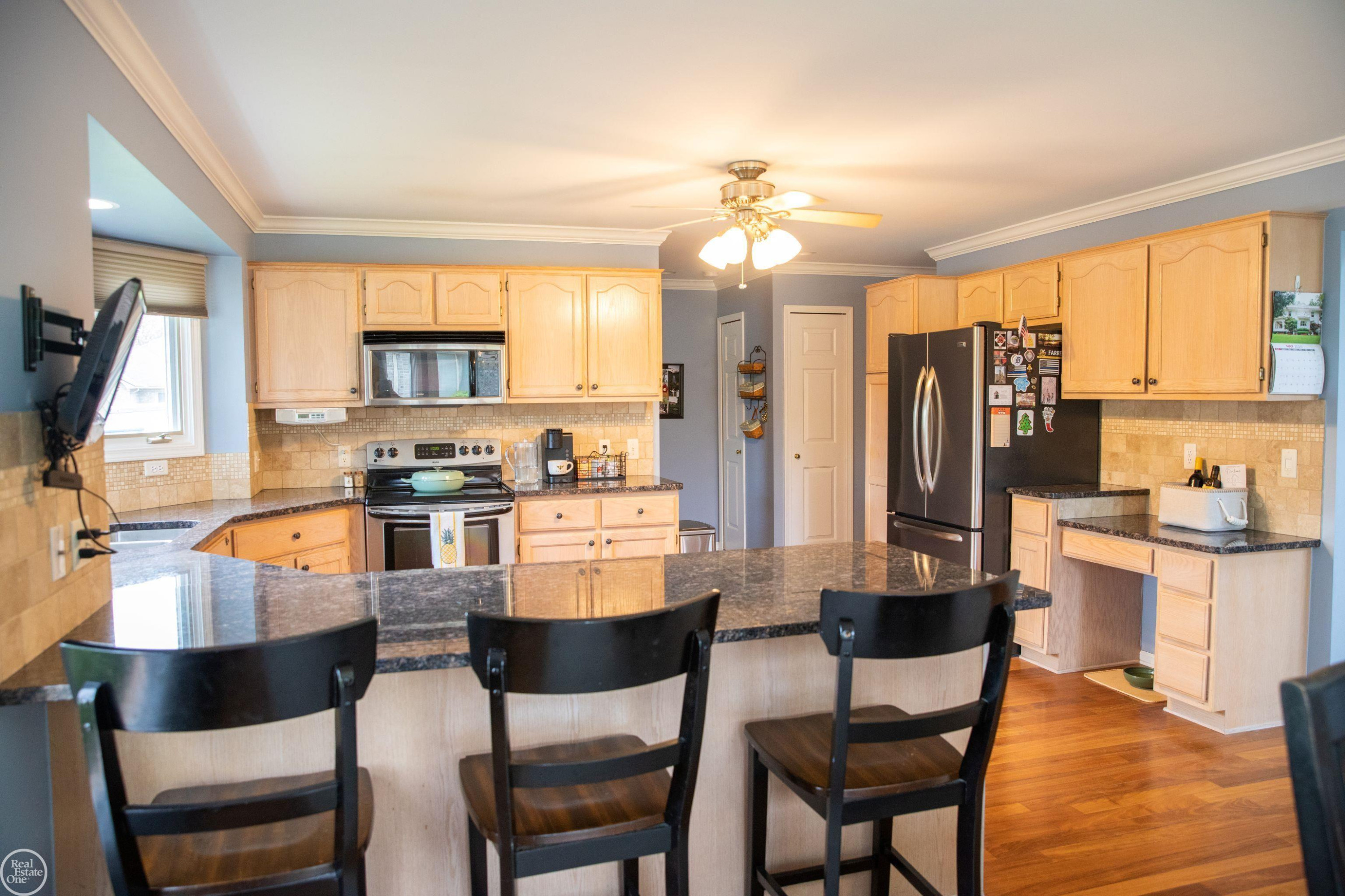 17385 Hillcrest Drive, Macomb, MI 48044 — Photo 12