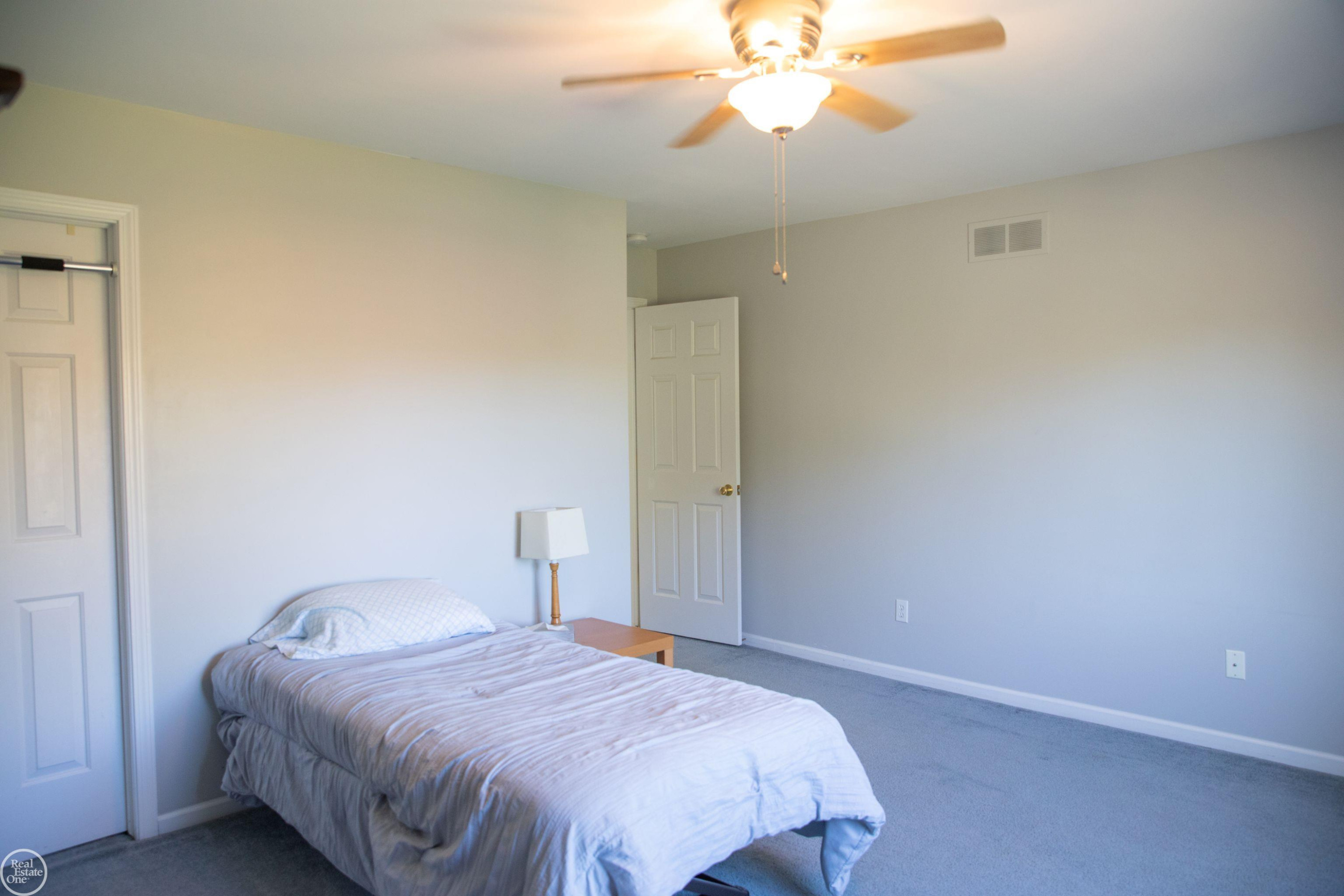 17385 Hillcrest Drive, Macomb, MI 48044 — Photo 31
