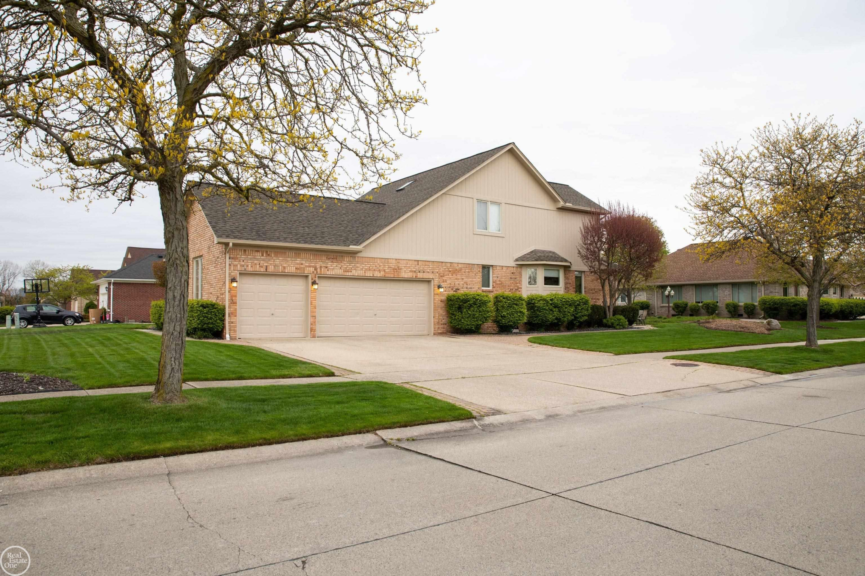 17385 Hillcrest Drive, Macomb, MI 48044 — Photo 43