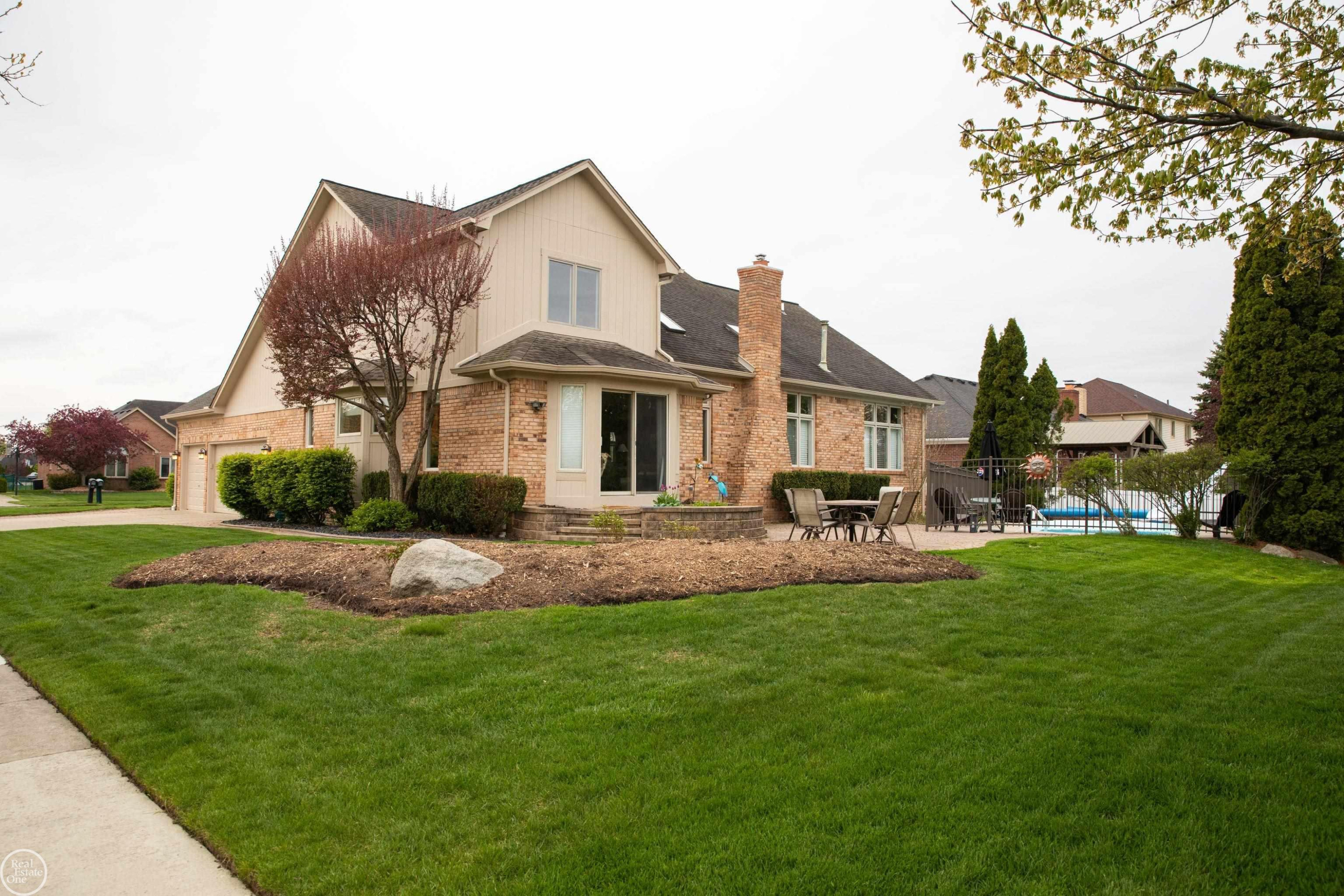 17385 Hillcrest Drive, Macomb, MI 48044 — Photo 45