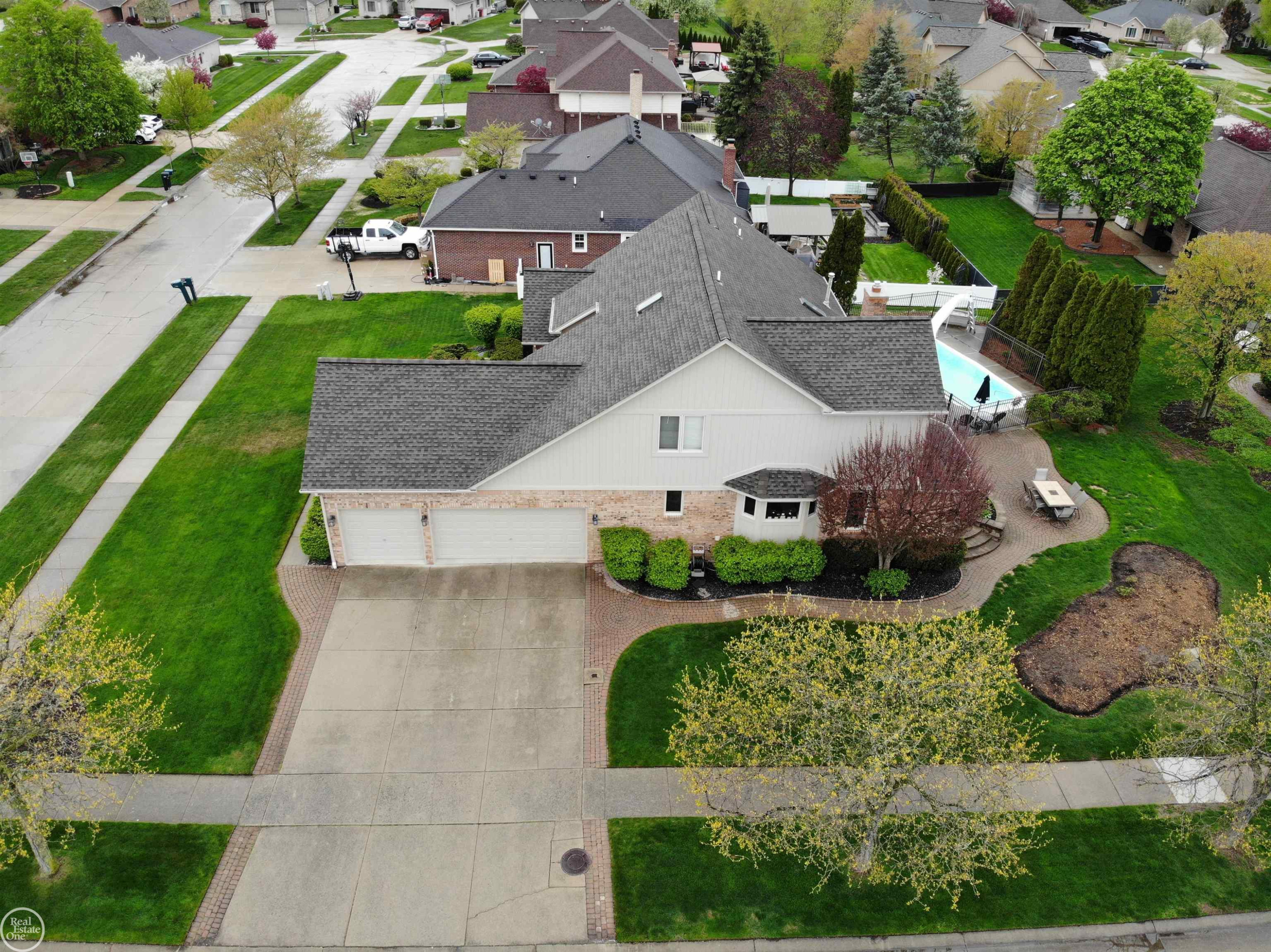 17385 Hillcrest Drive, Macomb, MI 48044 — Photo 47