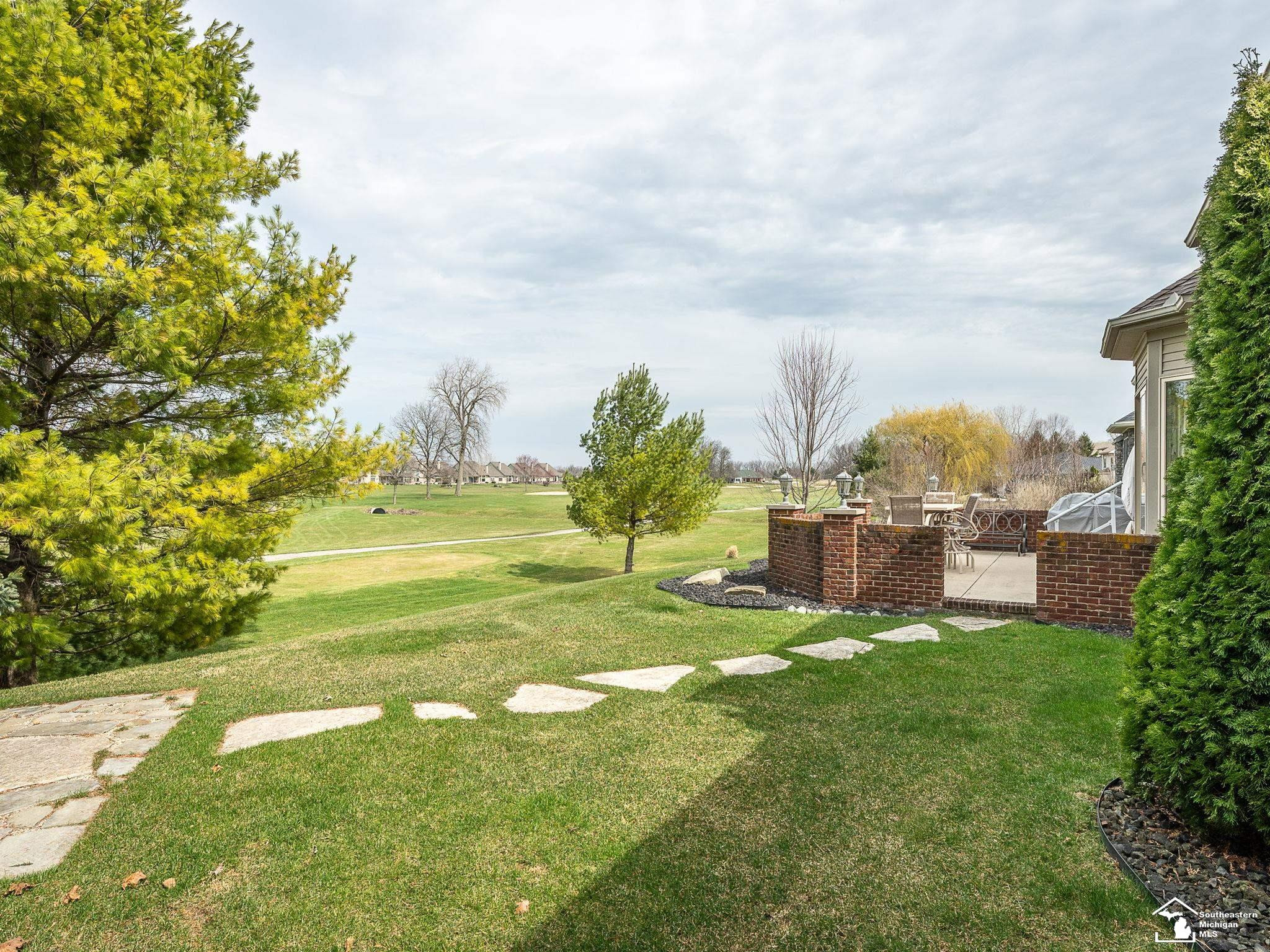 1033 Saint James Park Avenue, Monroe, MI 48161 — Photo 6