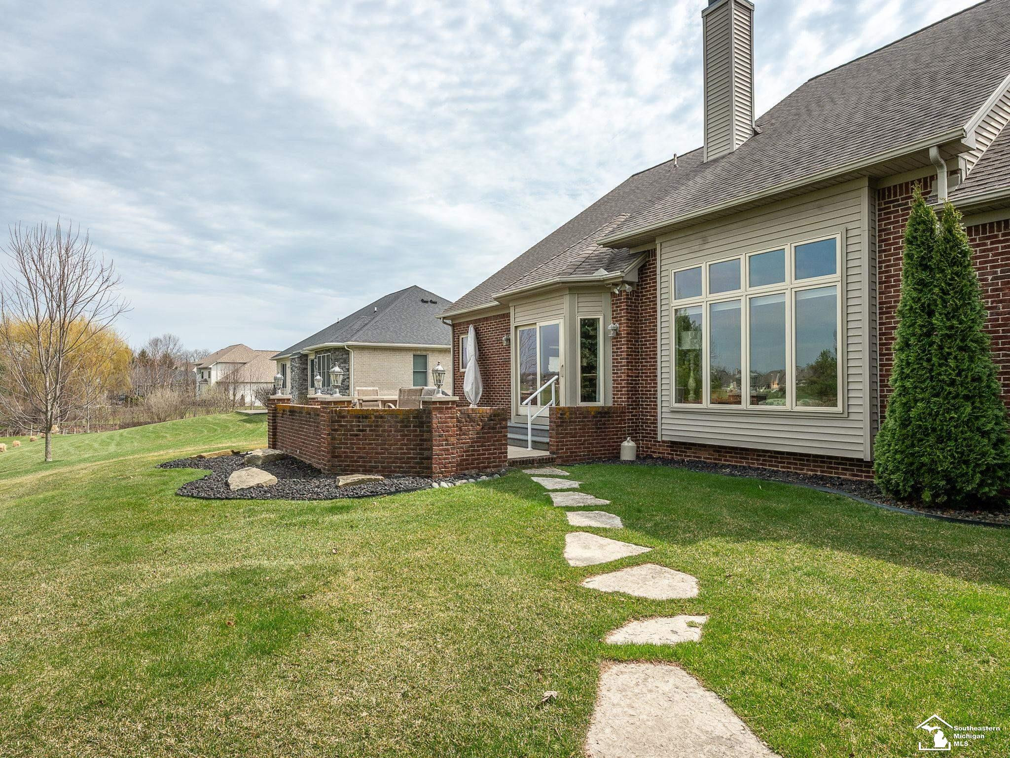 1033 Saint James Park Avenue, Monroe, MI 48161 — Photo 7